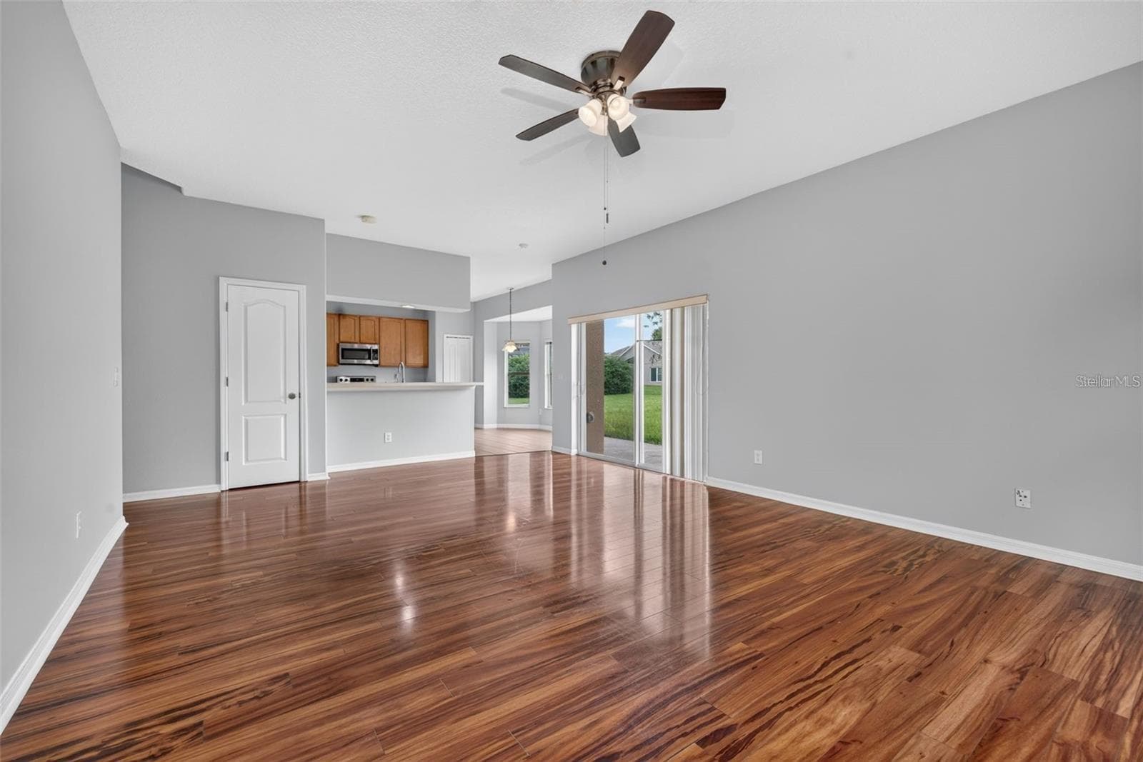 Single Family Residence at 9931 HERON POINTE DR, ORLANDO, photo 9 of 40