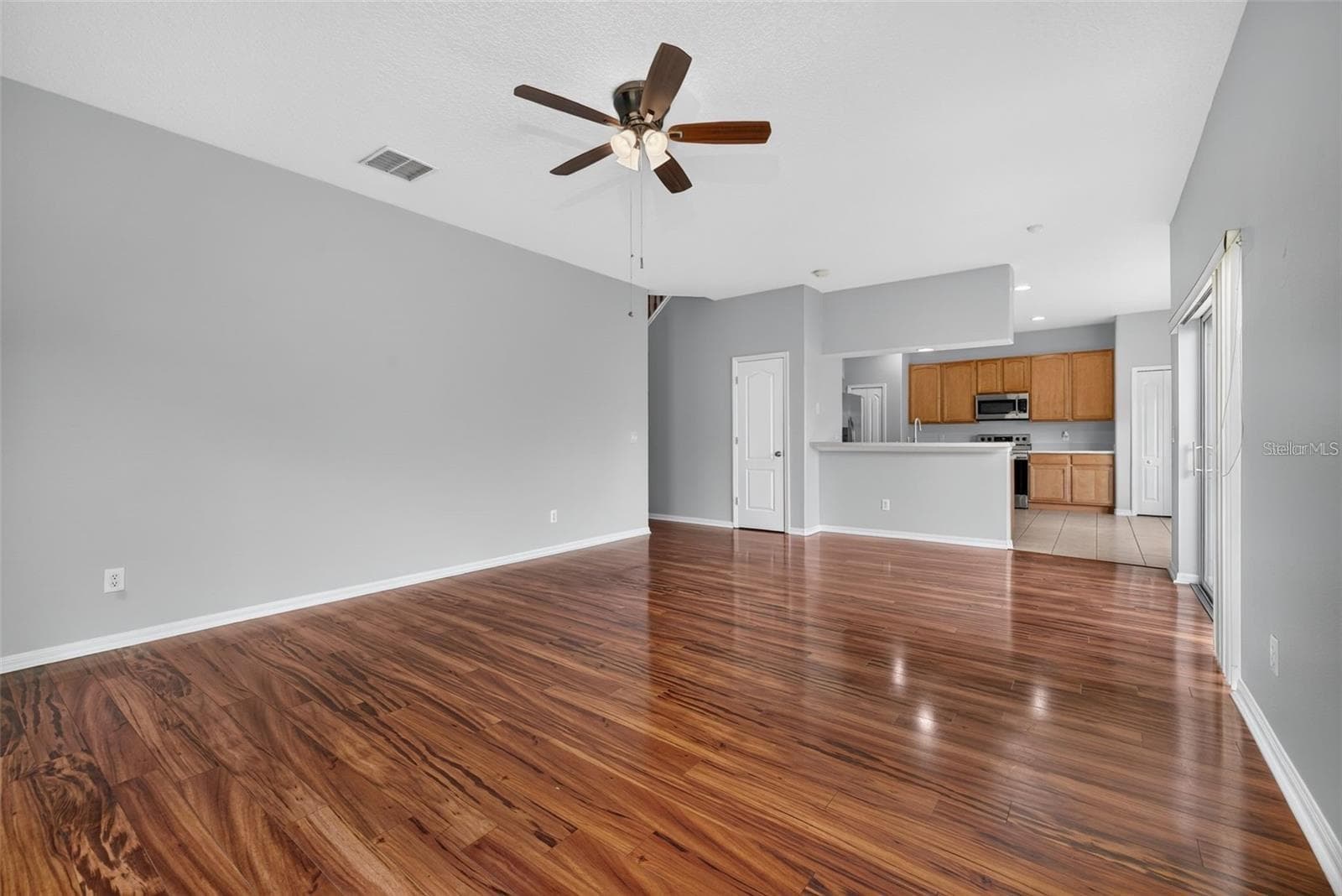 Single Family Residence at 9931 HERON POINTE DR, ORLANDO, photo 10 of 40