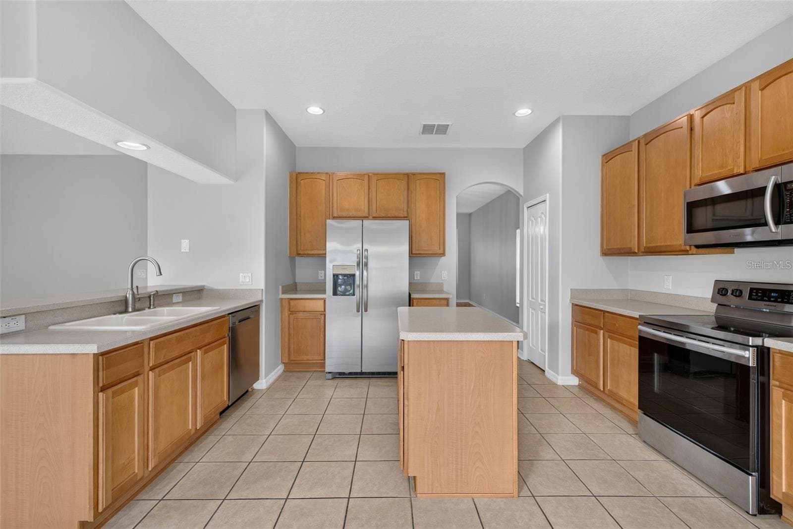 Single Family Residence at 9931 HERON POINTE DR, ORLANDO, photo 11 of 40