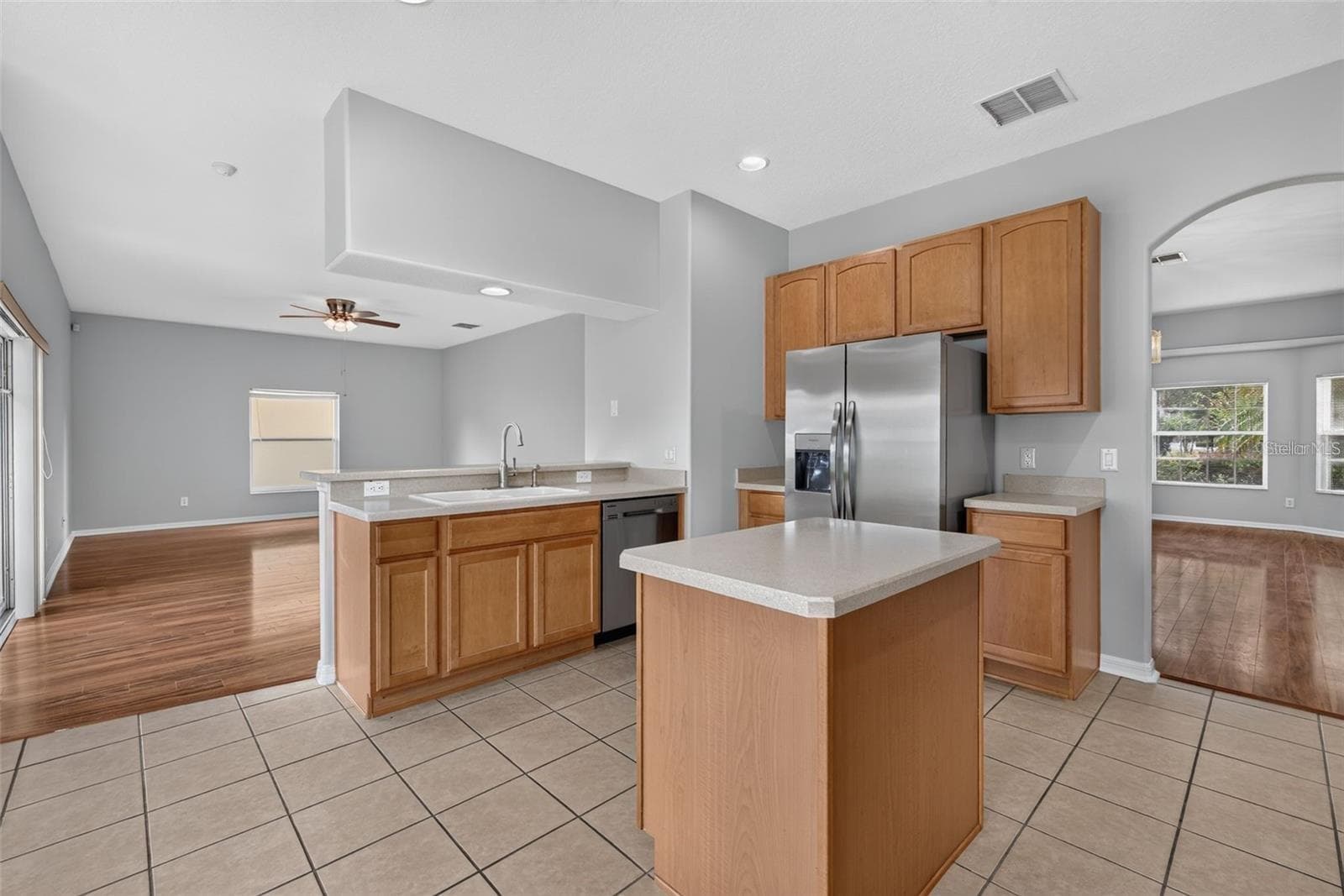 Single Family Residence at 9931 HERON POINTE DR, ORLANDO, photo 12 of 40