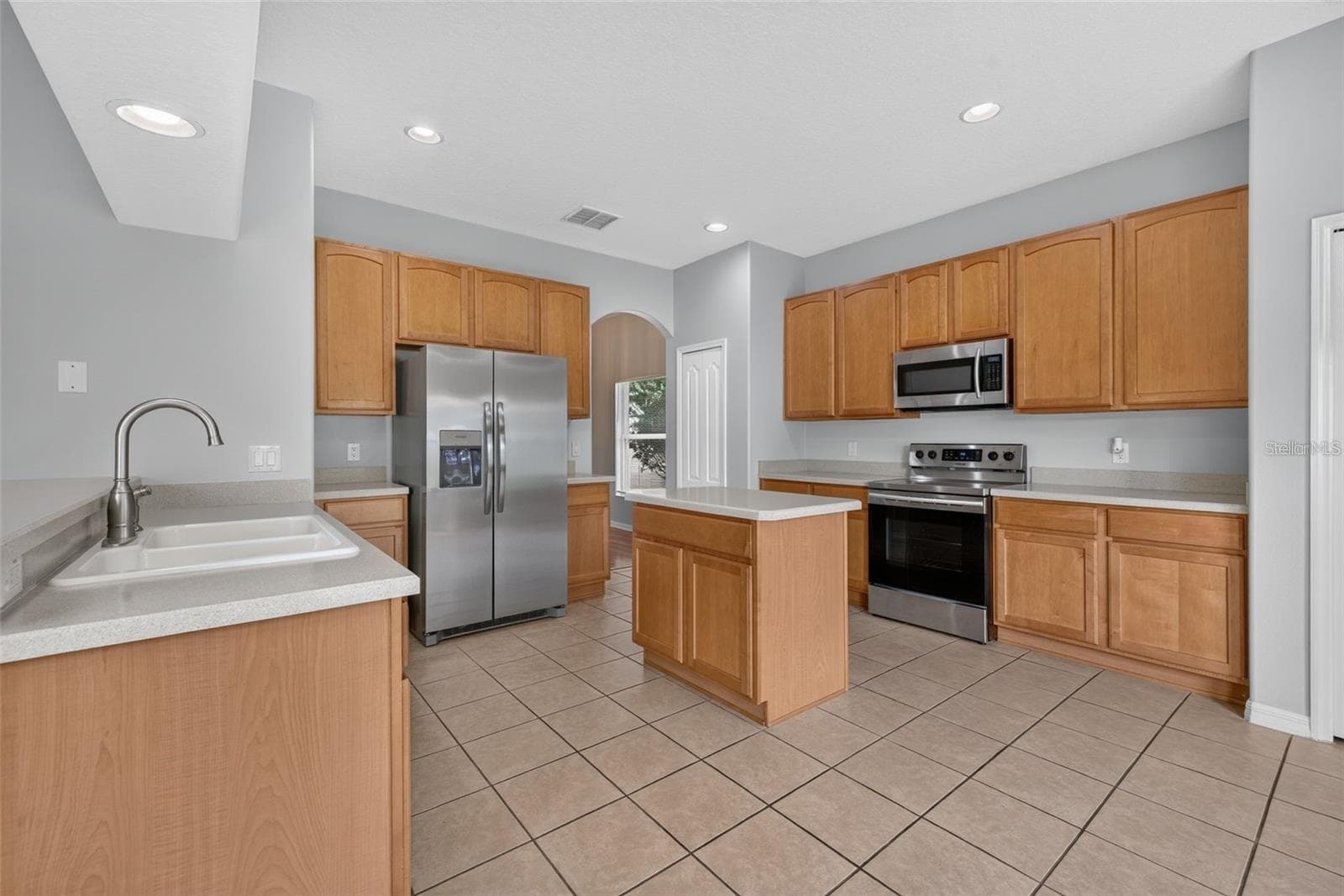 Single Family Residence at 9931 HERON POINTE DR, ORLANDO, photo 13 of 40