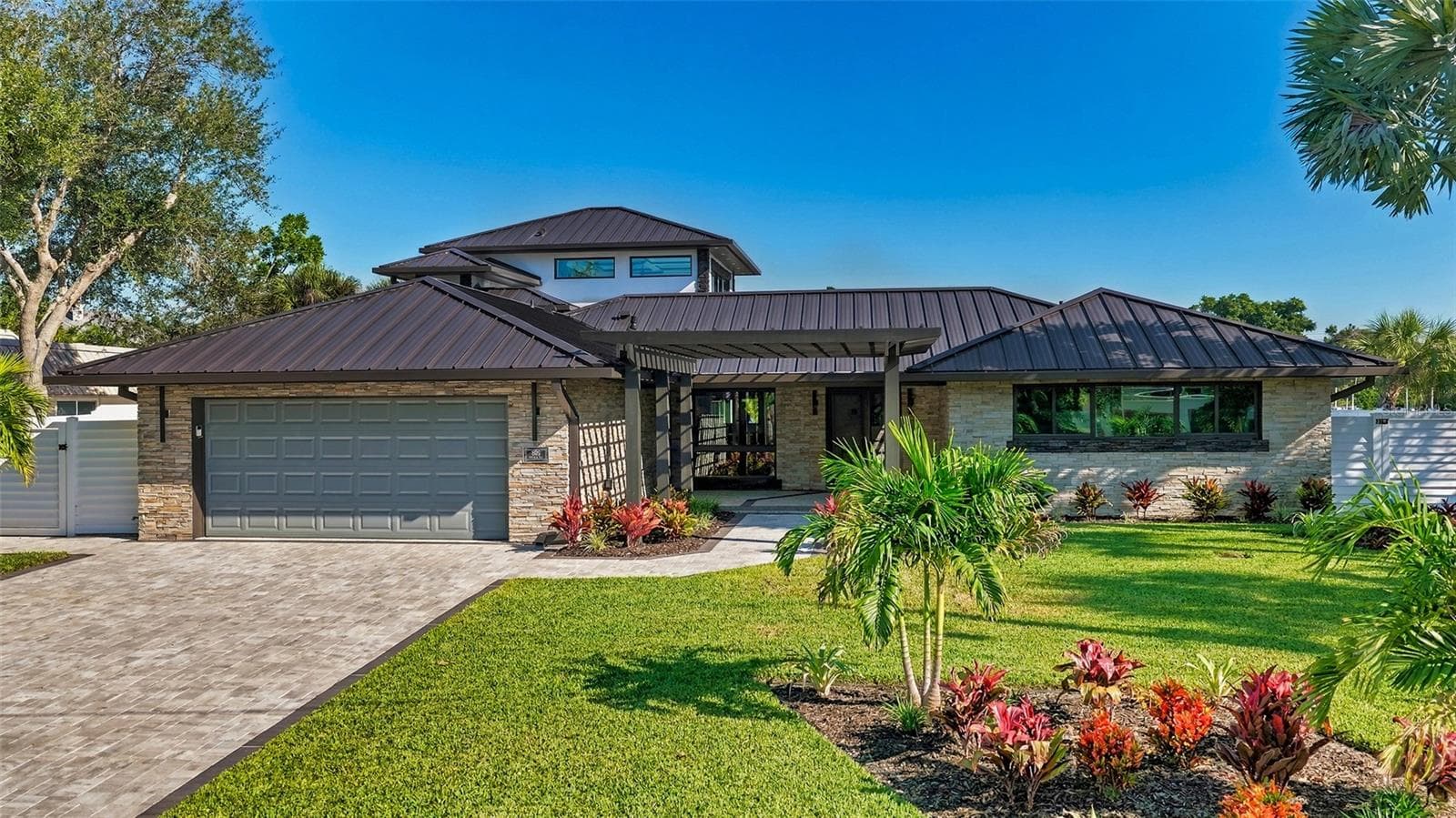 809 IDLEWILD WAY