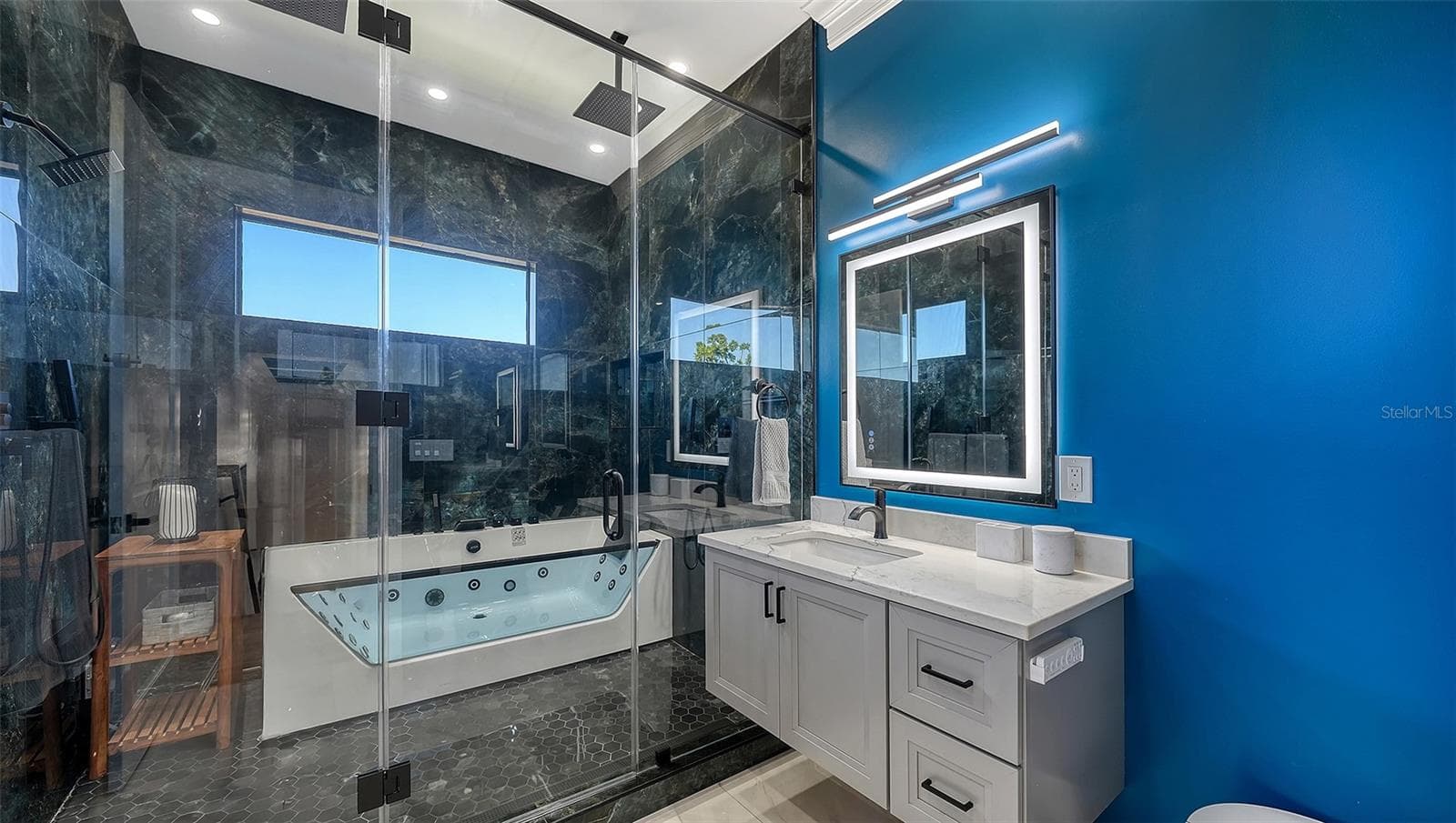 Upstairs Bathroom - 809 IDLEWILD WAY, SARASOTA