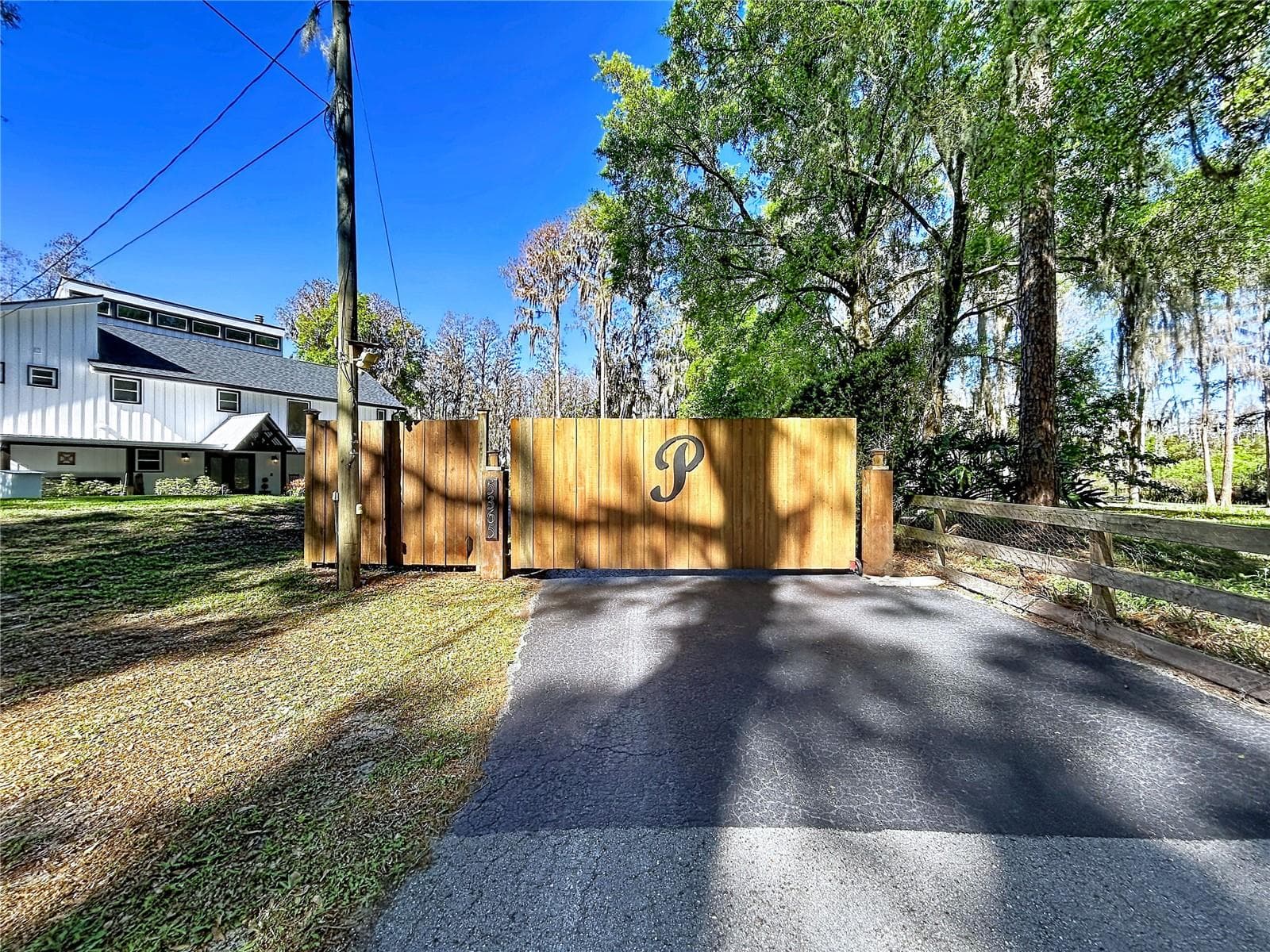 Private drive to the property - 5365 CONNER DR, LAND O LAKES