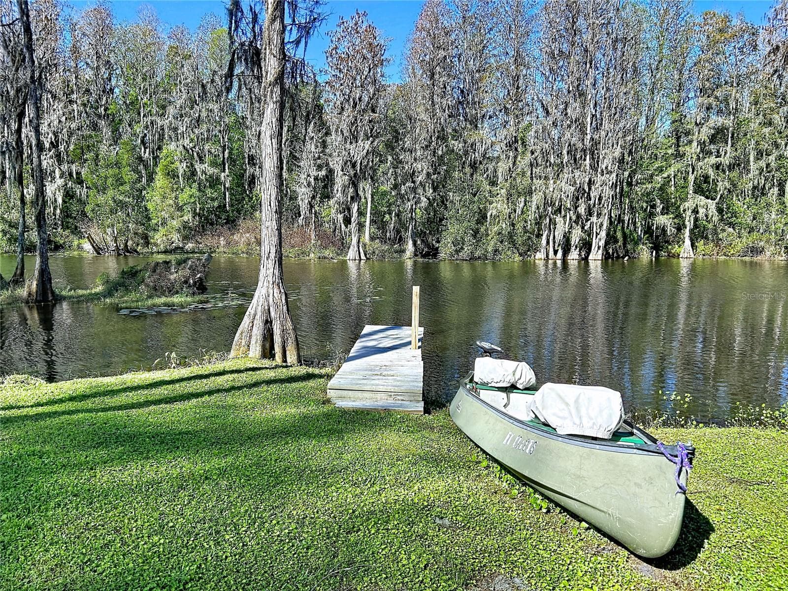 Canal front - 5365 CONNER DR, LAND O LAKES