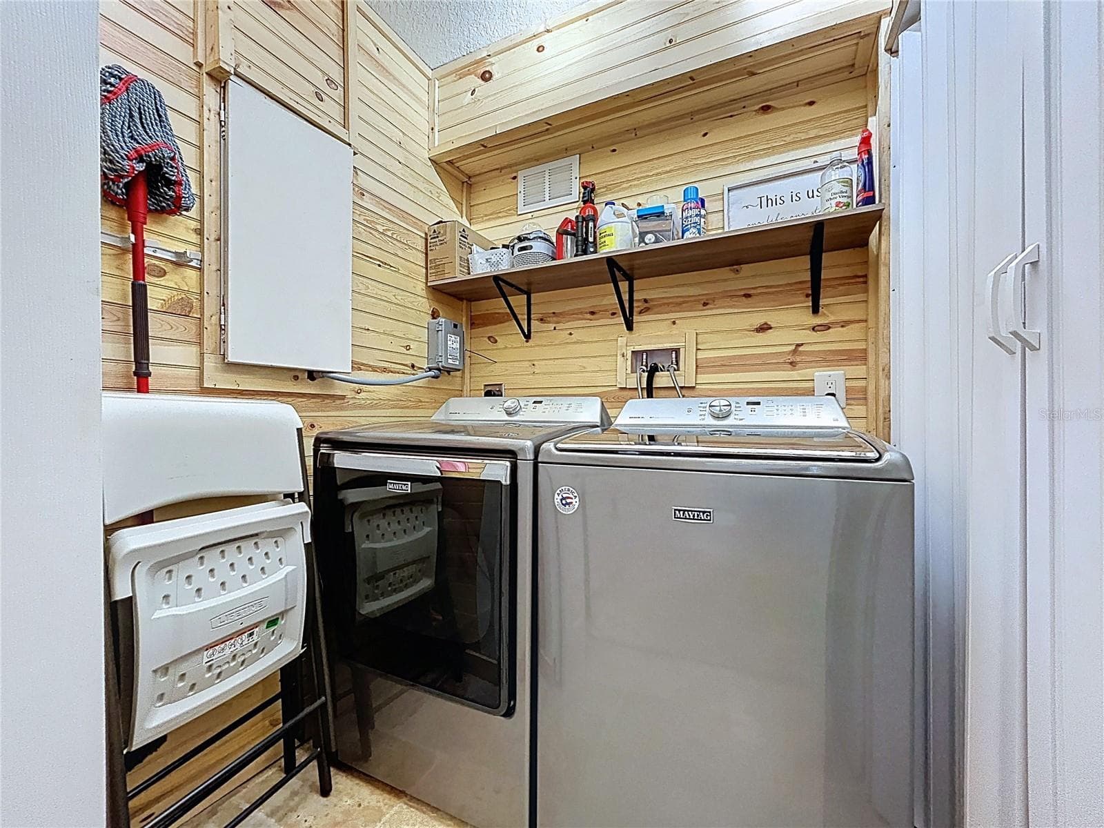 Laundry room on 1st floor - 5365 CONNER DR, LAND O LAKES