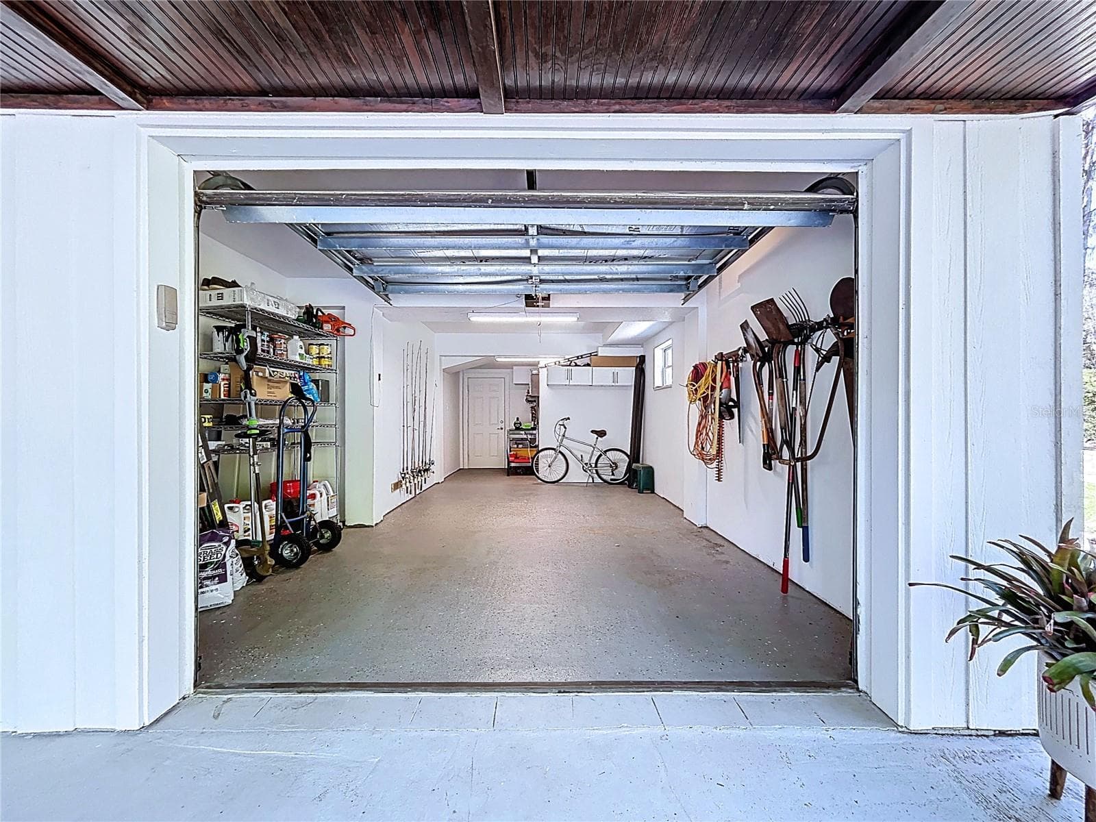 Garage - 5365 CONNER DR, LAND O LAKES