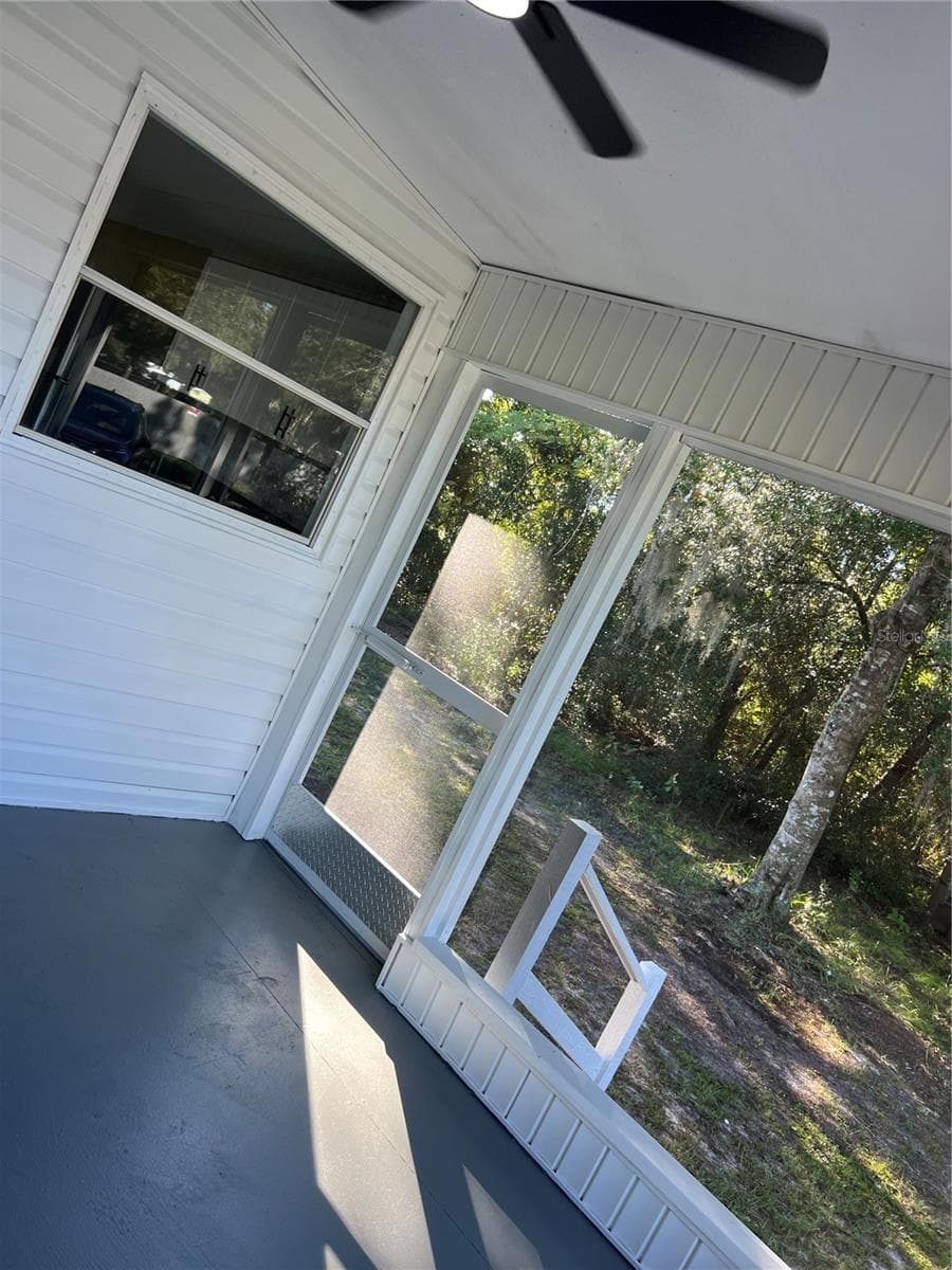 Manufactured Home at 45518 OAK ST, PAISLEY, photo 5 of 41