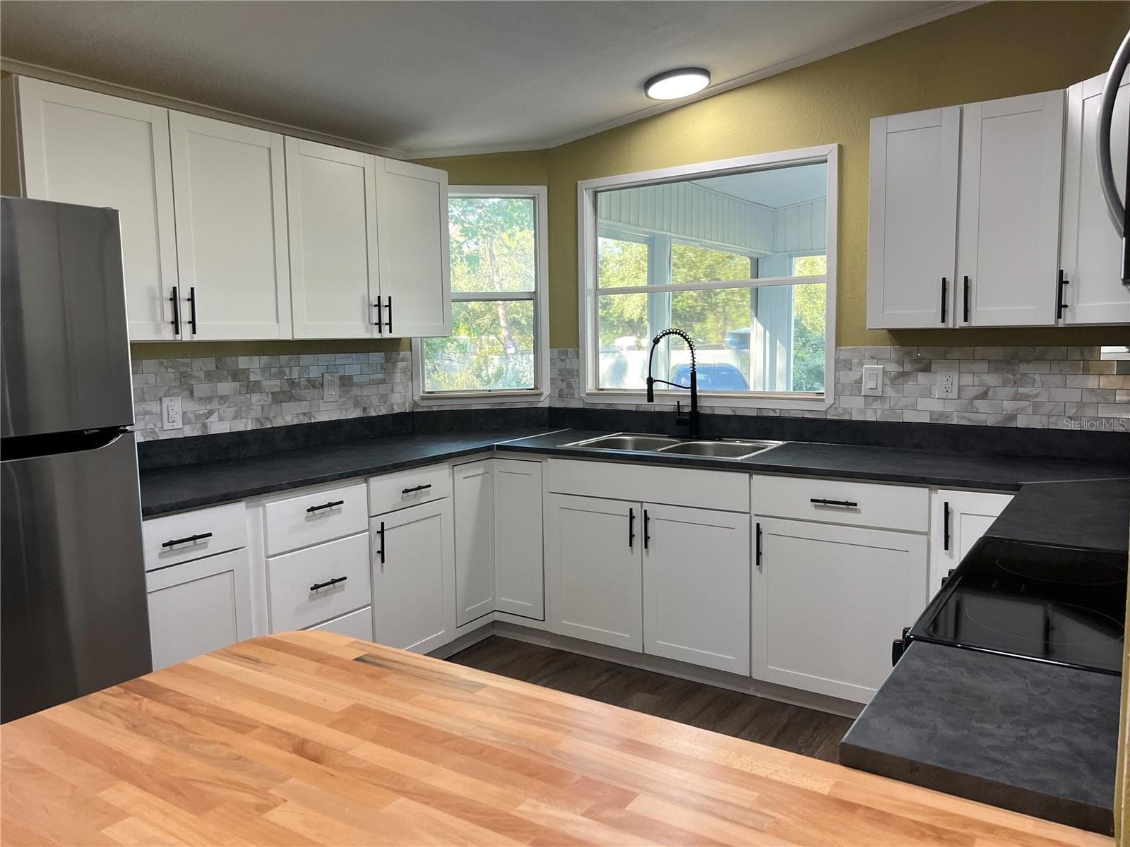 Manufactured Home at 45518 OAK ST, PAISLEY, photo 11 of 41