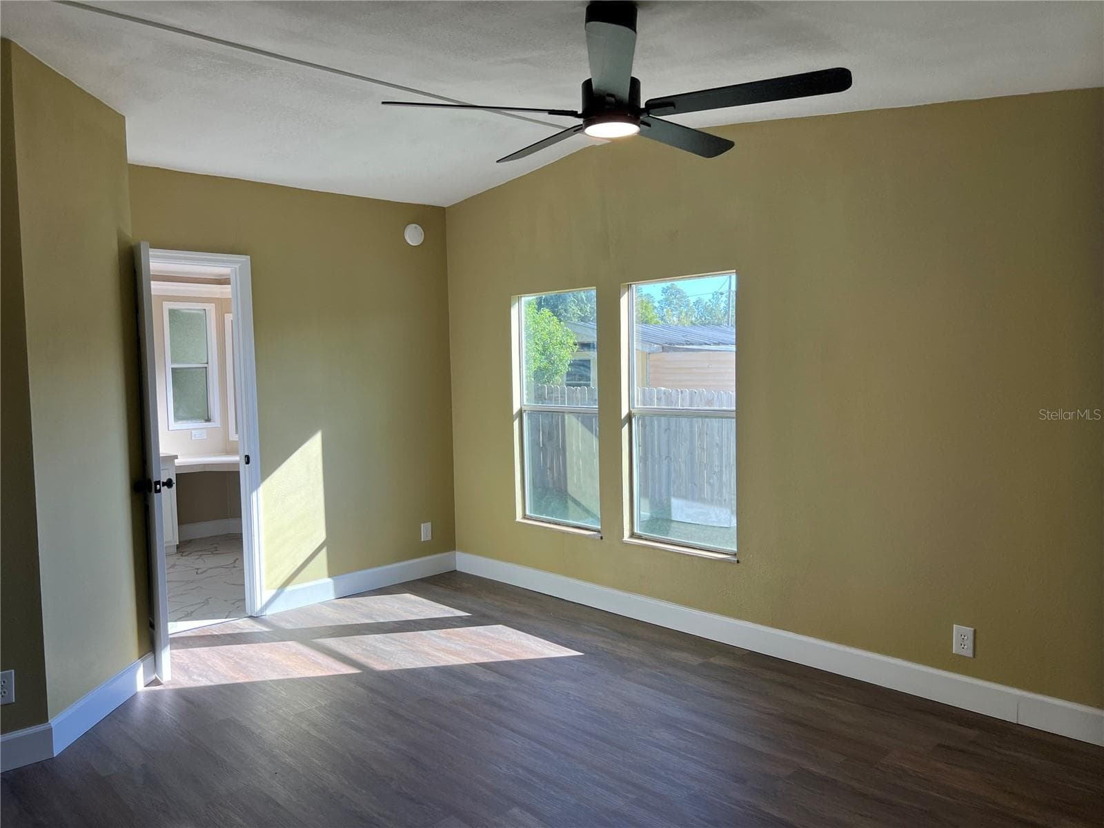 Manufactured Home at 45518 OAK ST, PAISLEY, photo 19 of 41