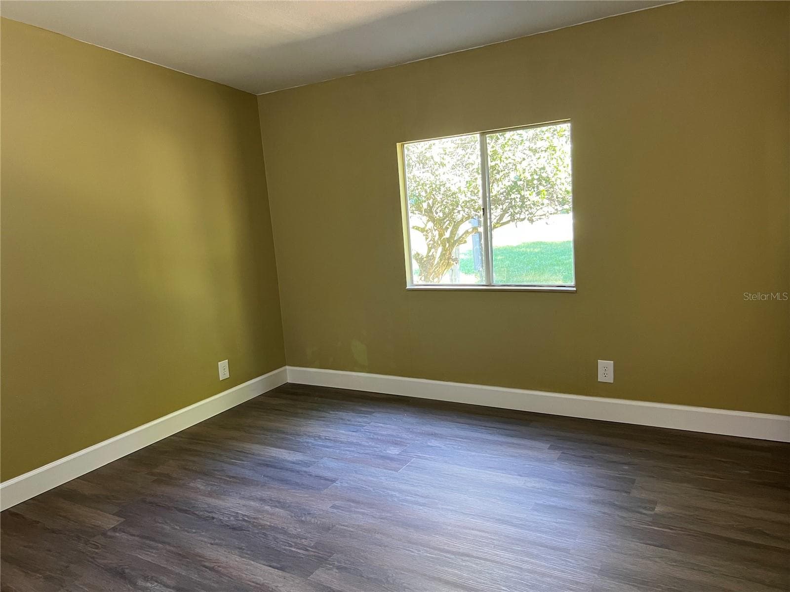 Manufactured Home at 45518 OAK ST, PAISLEY, photo 34 of 41