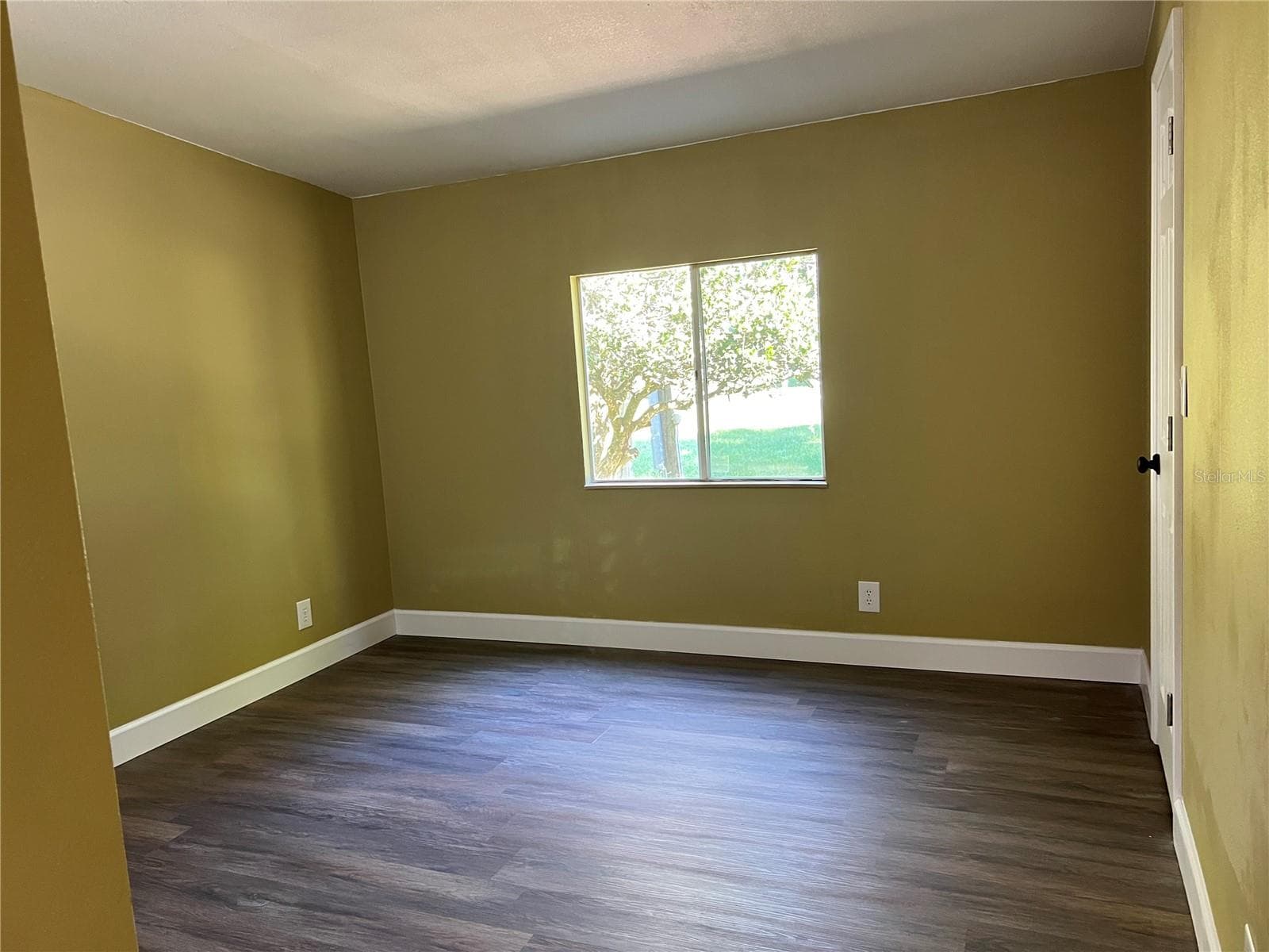 Manufactured Home at 45518 OAK ST, PAISLEY, photo 35 of 41