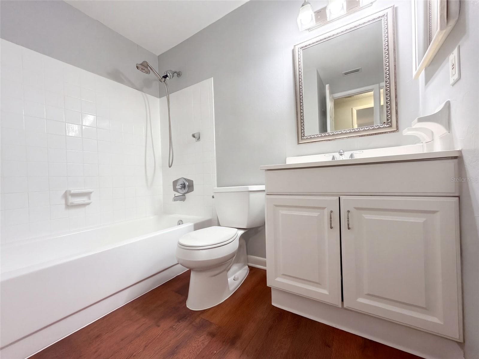 Single Family Residence at 16005 WOODPINE DR, TAMPA, photo 13 of 16