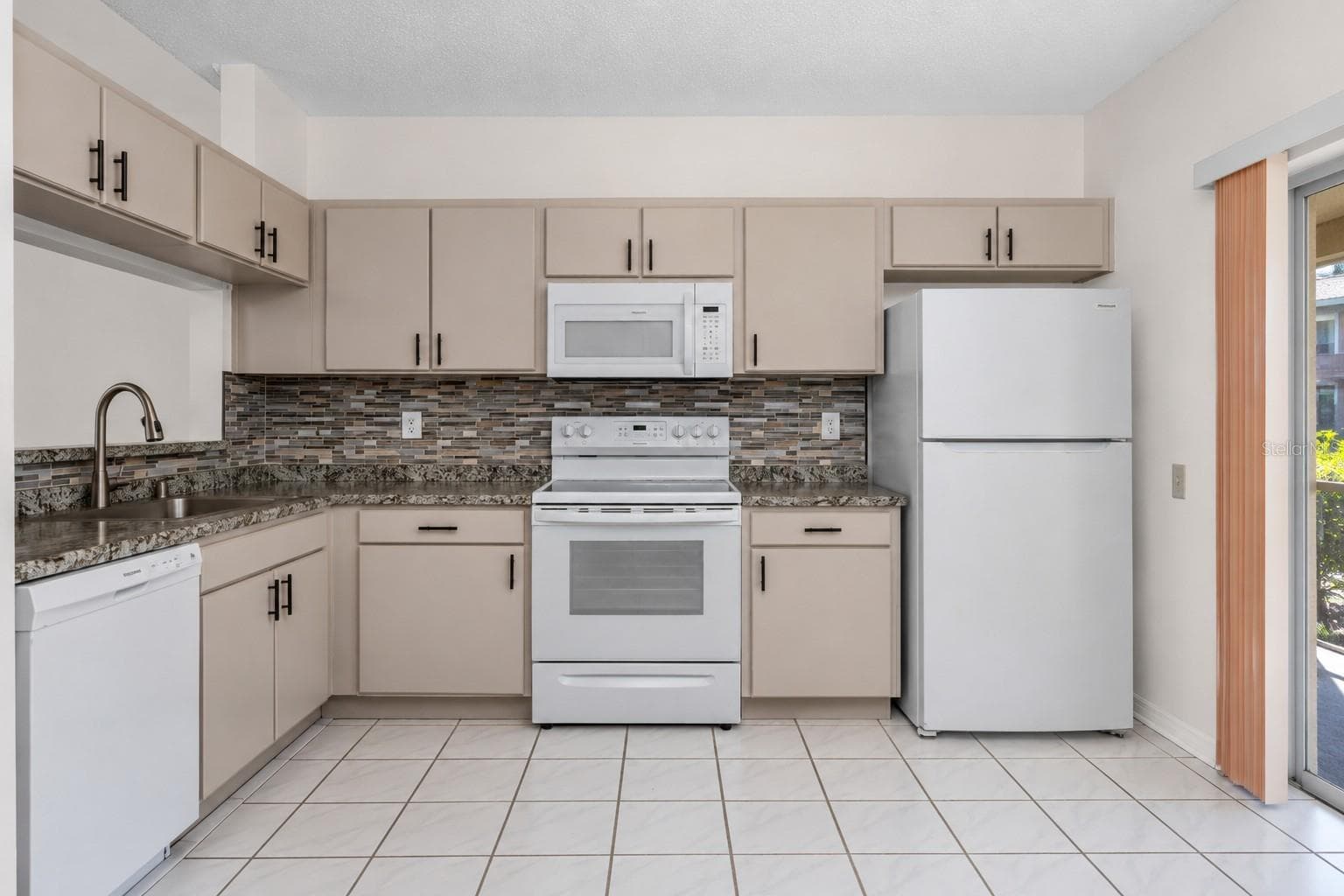 Kitchen  -6229 Bayside Key Dr, Tampa, FL 33615 - 6229 BAYSIDE KEY DR, TAMPA