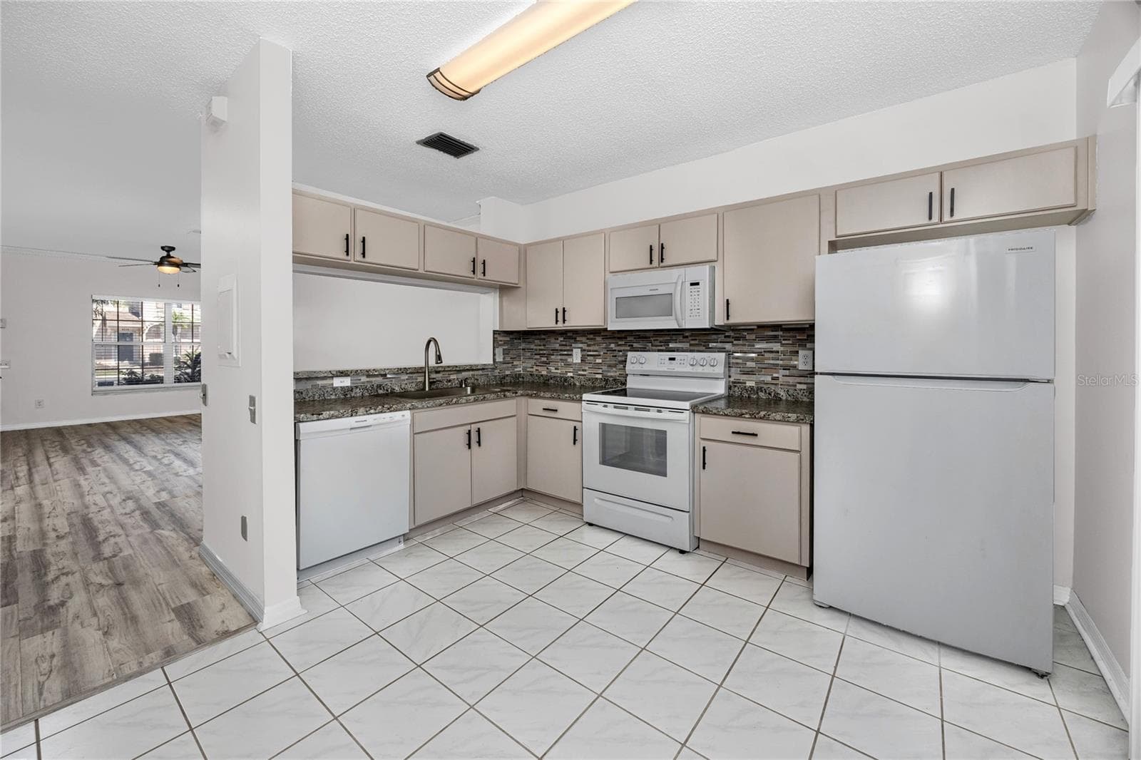 Kitchen  -6229 Bayside Key Dr, Tampa, FL 33615 - 6229 BAYSIDE KEY DR, TAMPA