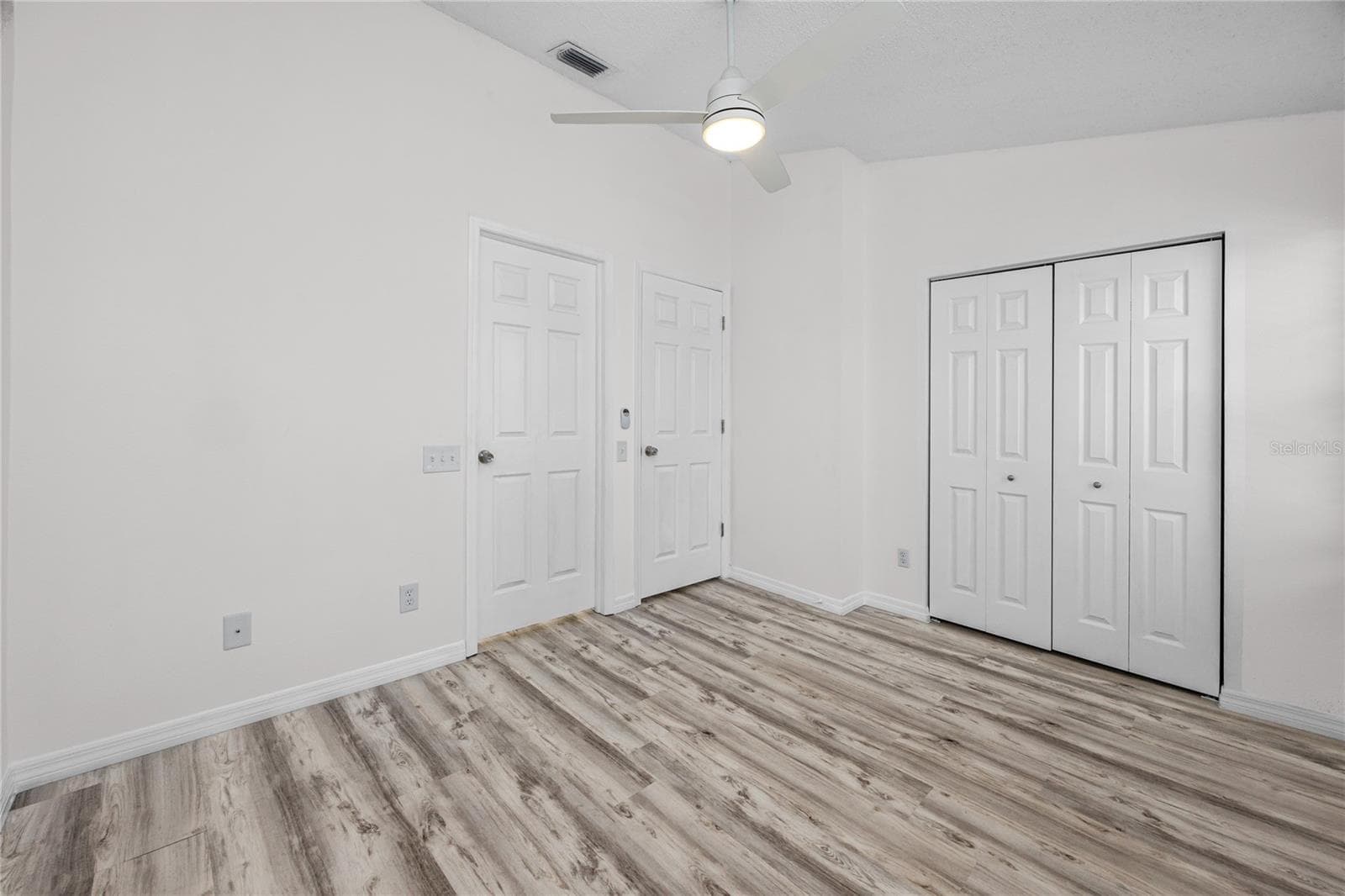 Second Bedroom with Ensuite Bath & LVP -6229 Bayside Key Dr, Tampa, FL 33615 - 6229 BAYSIDE KEY DR, TAMPA