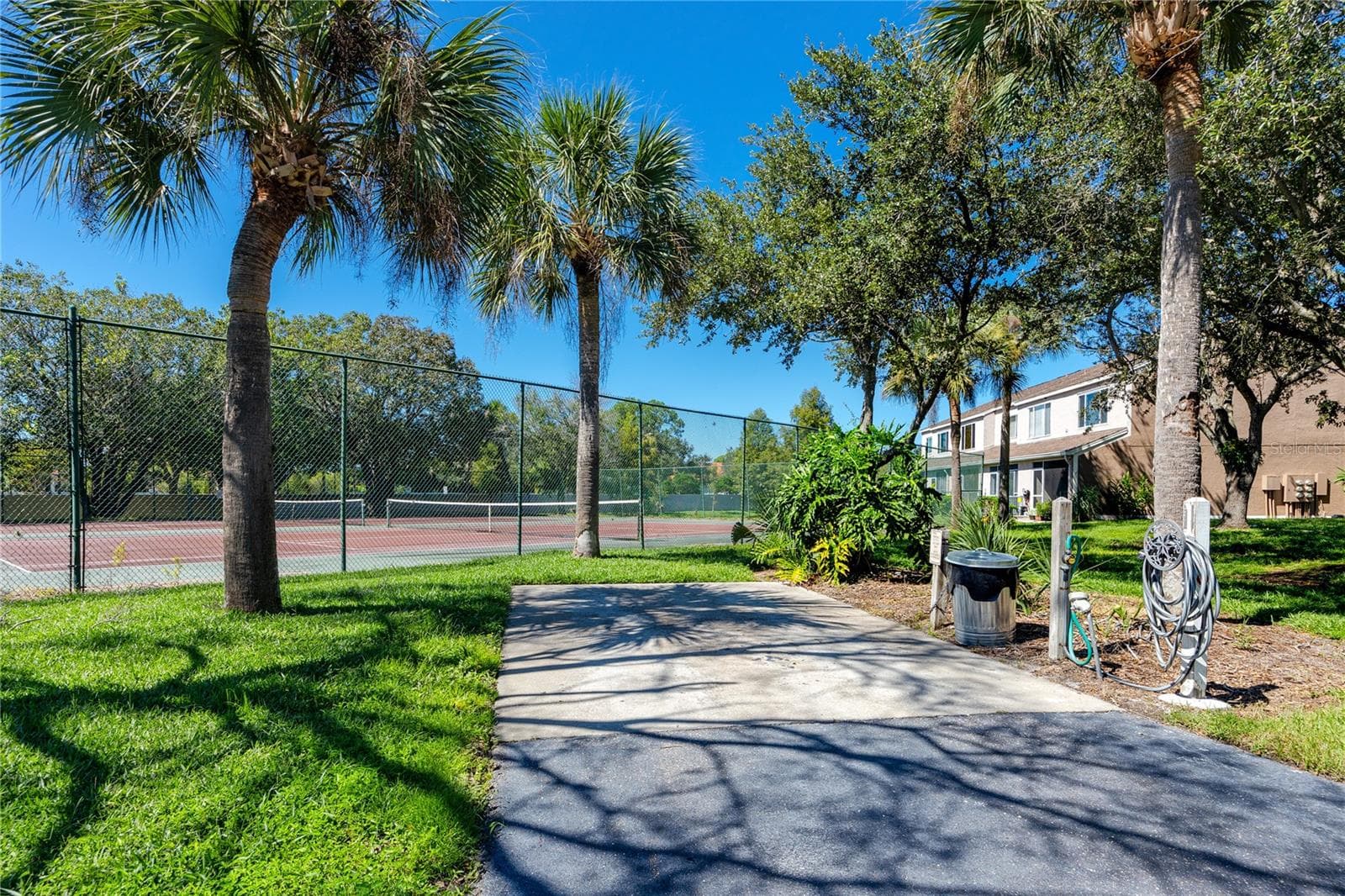 Car Wash Station at Bayside Key, Tampa, FL - 6229 BAYSIDE KEY DR, TAMPA