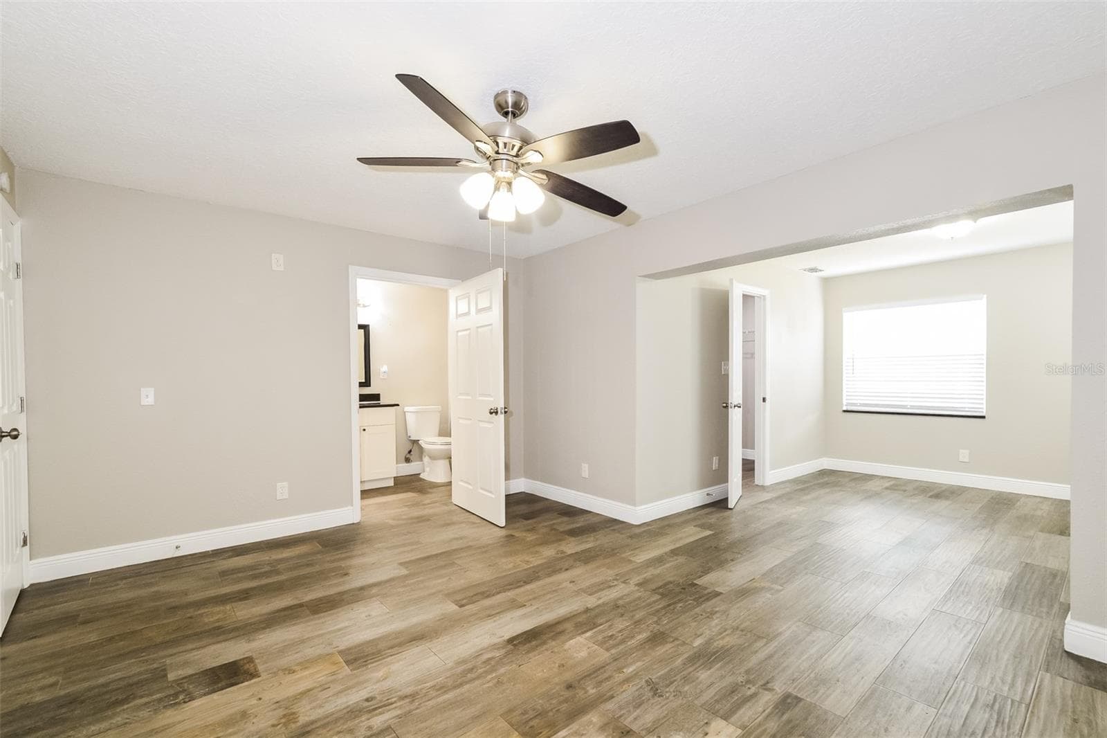 Single Family Residence at 10422 JANE EYRE DR, ORLANDO, photo 8 of 15