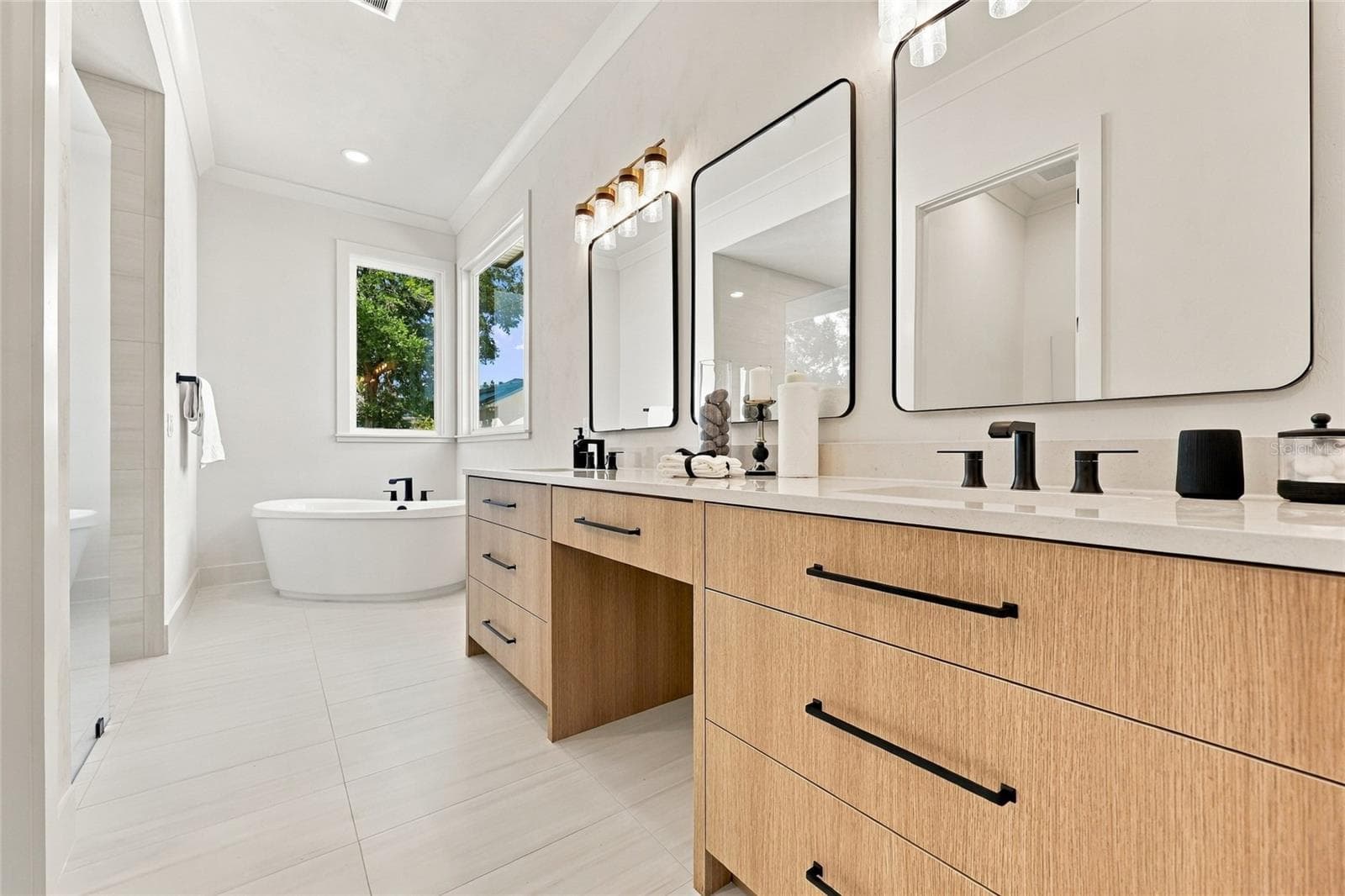 Primary Bathroom 1st Floor - 1062 SW 135TH DR, NEWBERRY