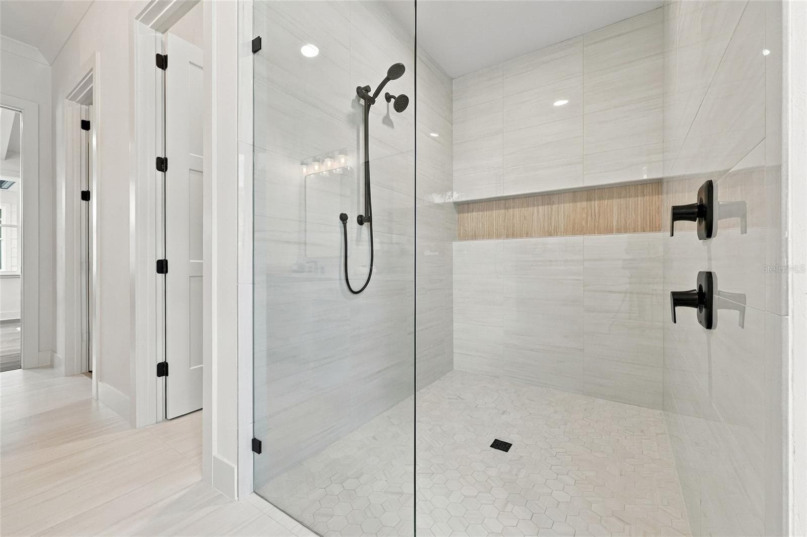 Primary Bathroom 1st Floor - 1062 SW 135TH DR, NEWBERRY