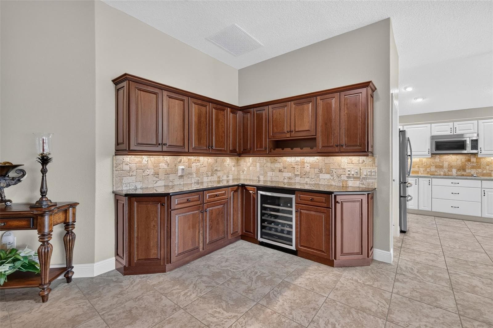 Built-In Custom Dry Bar - 3323 KELVINGTON RD, THE VILLAGES