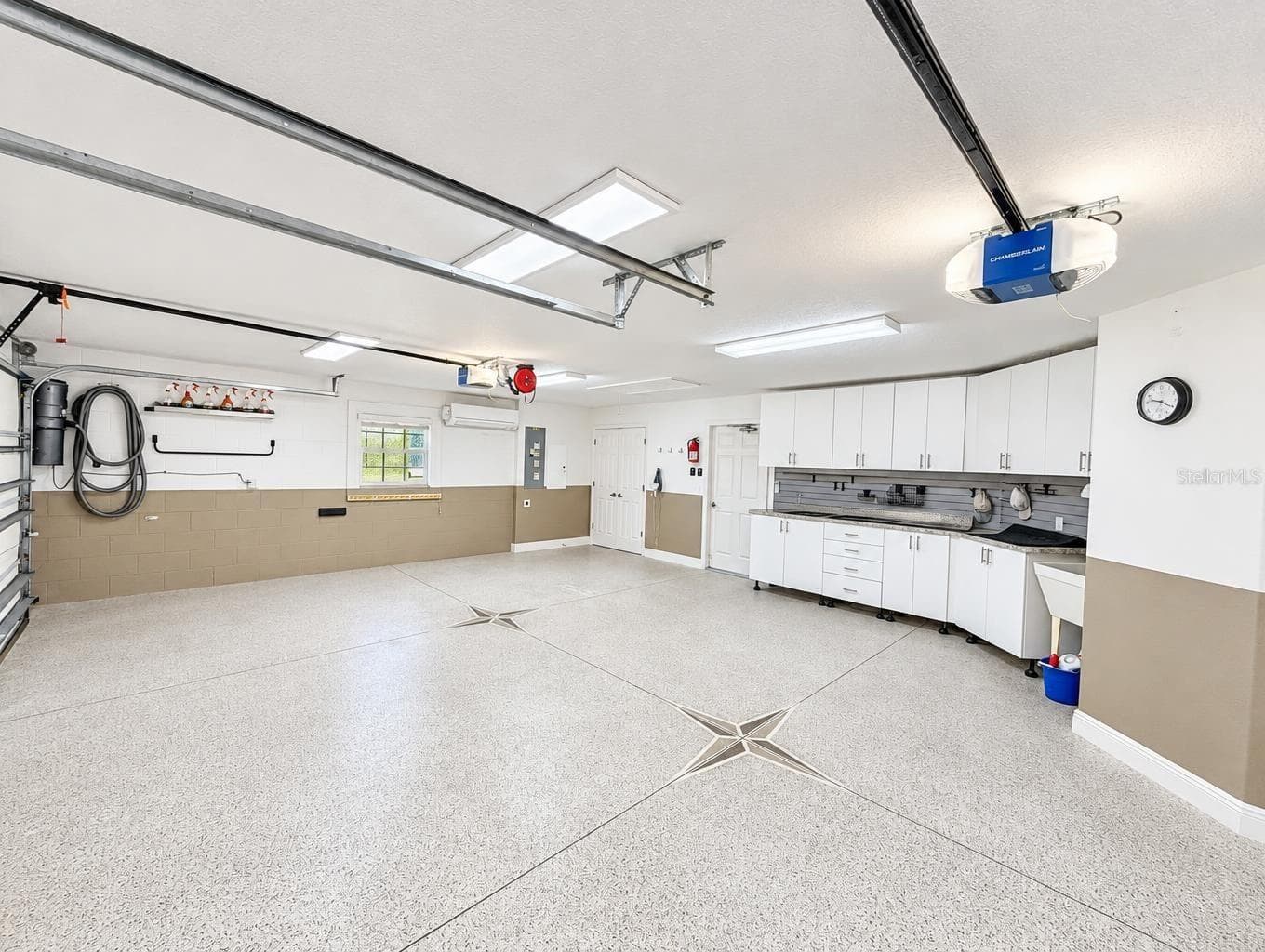 Garage - 3323 KELVINGTON RD, THE VILLAGES