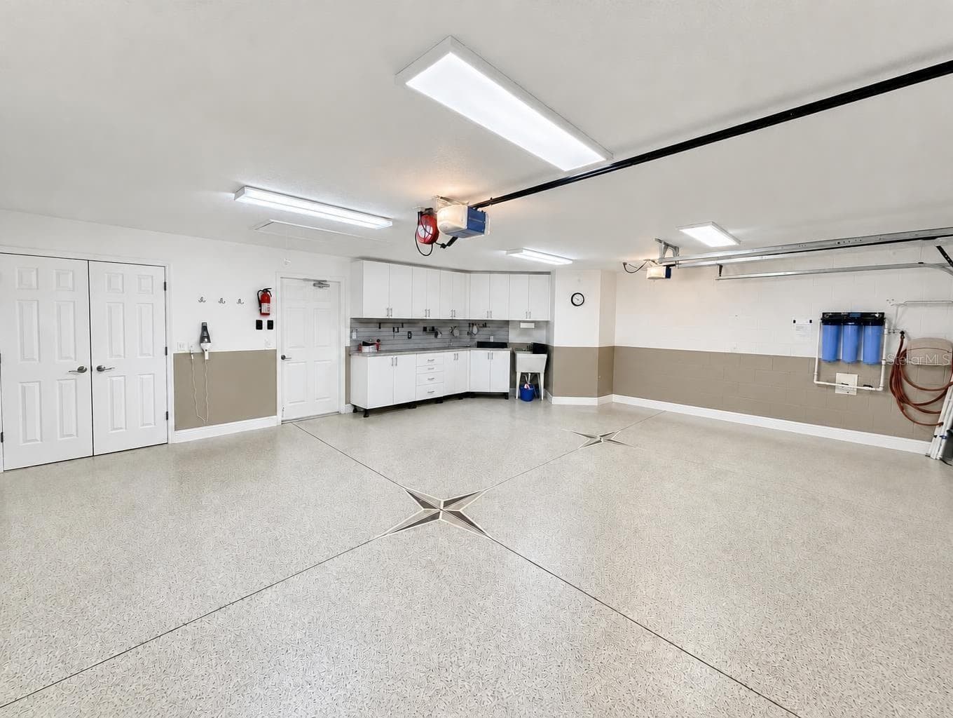 Garage - 3323 KELVINGTON RD, THE VILLAGES