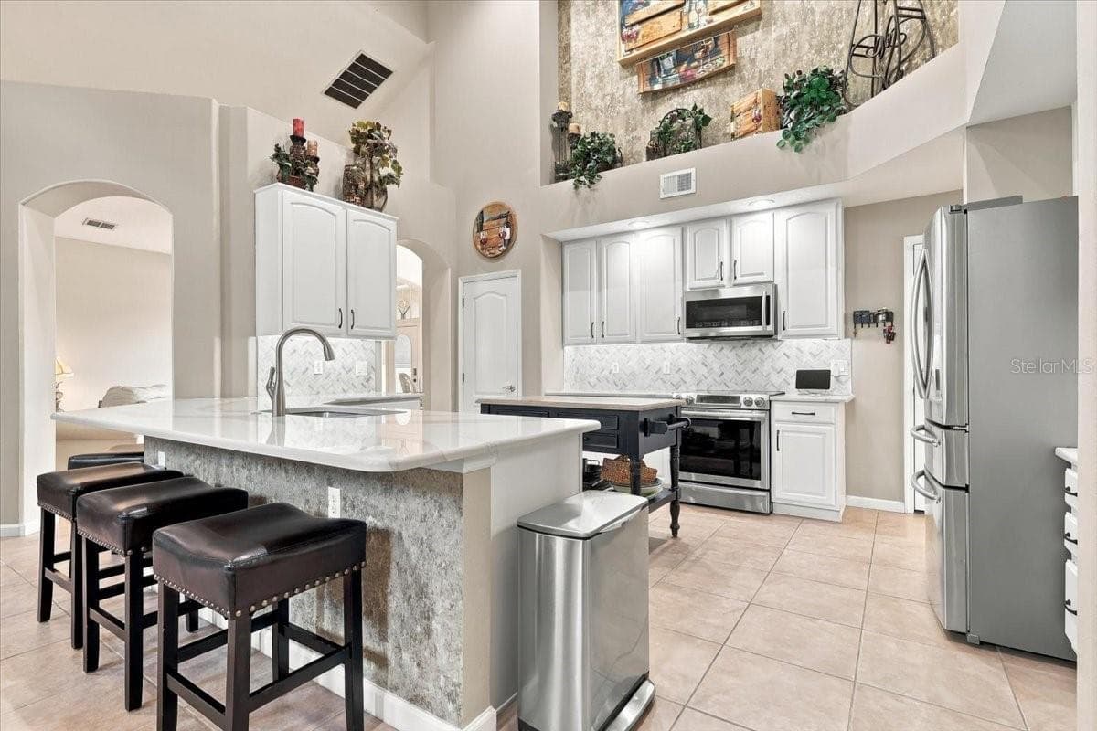 Updated Chef's Kitchen. - 2631 TREYMORE DR, ORLANDO
