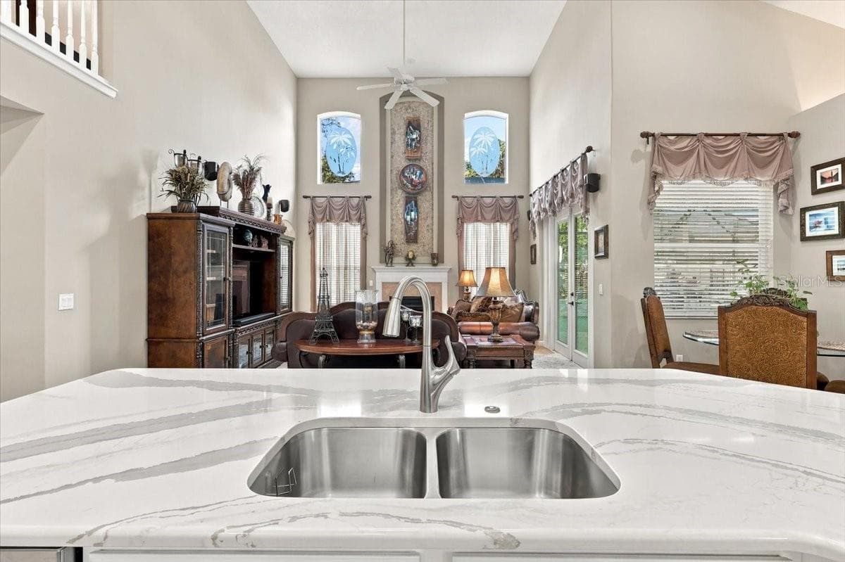 Upgraded fixtures and finishes. - 2631 TREYMORE DR, ORLANDO