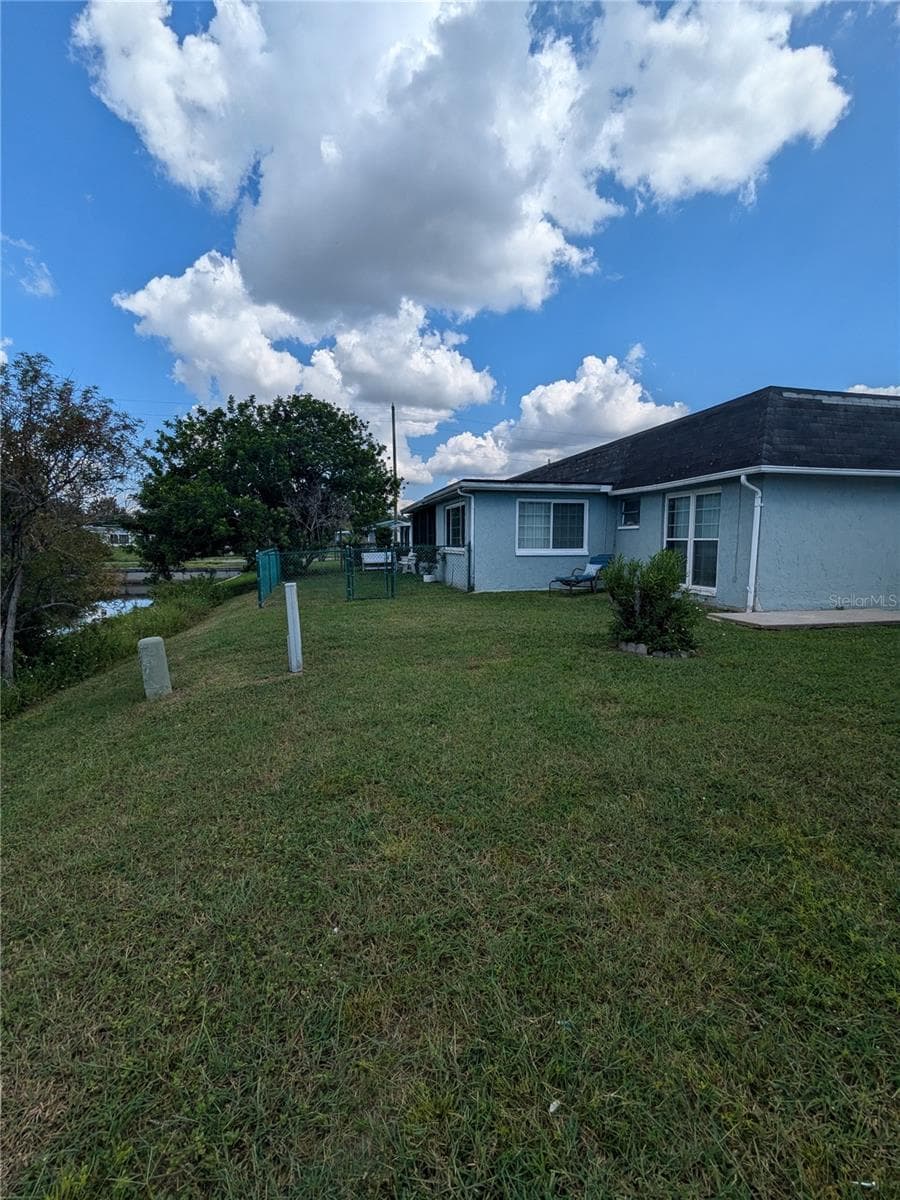 REAR YARD ABUTTING CANAL N LEFT - 3937 SAIL DR, NEW PORT RICHEY
