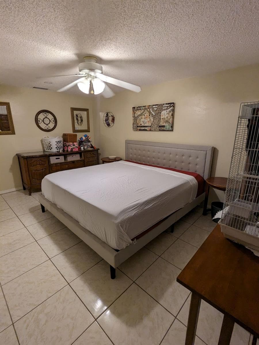 LARGE PRIMARY BEDROOM - 3937 SAIL DR, NEW PORT RICHEY