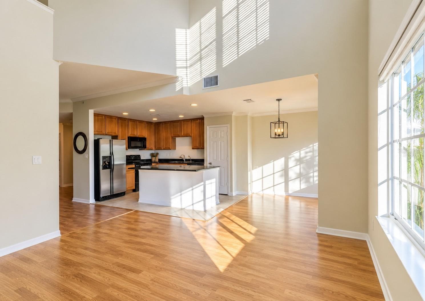 Soaring ceilings and spacious open concept - 9872 MEADOW FIELD CIR #503, TAMPA