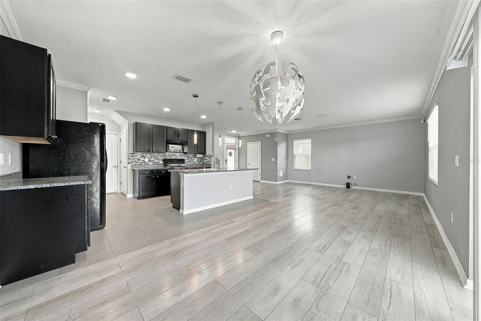 Single Family Residence at 8028 PELICAN REED CIR, WESLEY CHAPEL, photo 9 of 49