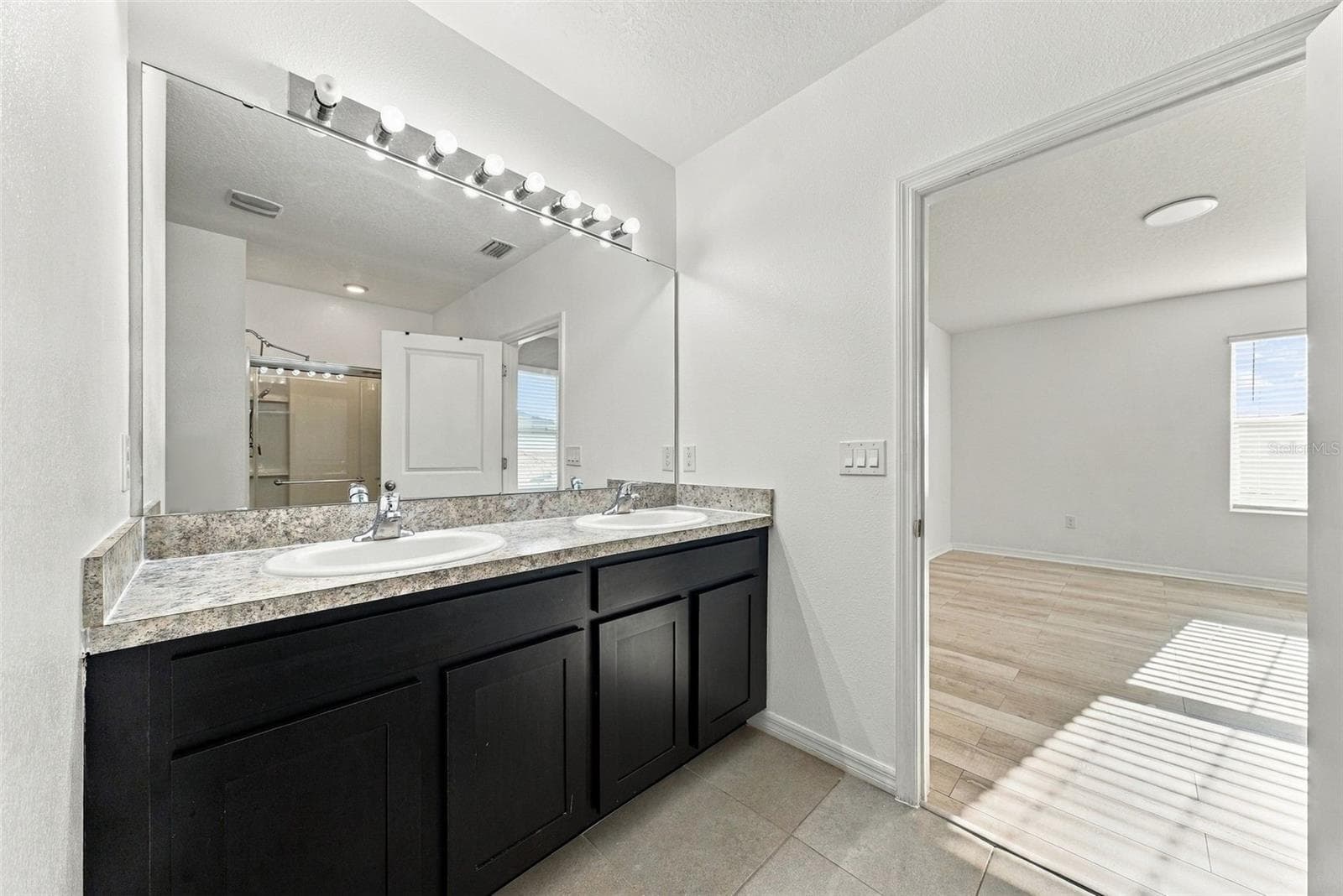 Single Family Residence at 8028 PELICAN REED CIR, WESLEY CHAPEL, photo 20 of 49