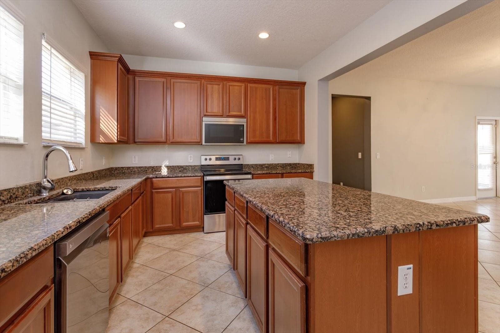 Kitchen - 7242 MYSTIC BROOK WAY, DAVENPORT