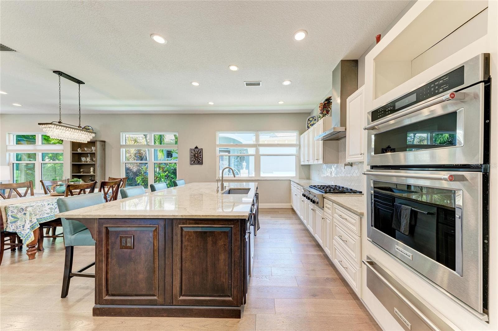 Single Family Residence at 8352 CANARY PALM CT, SARASOTA, photo 17 of 74