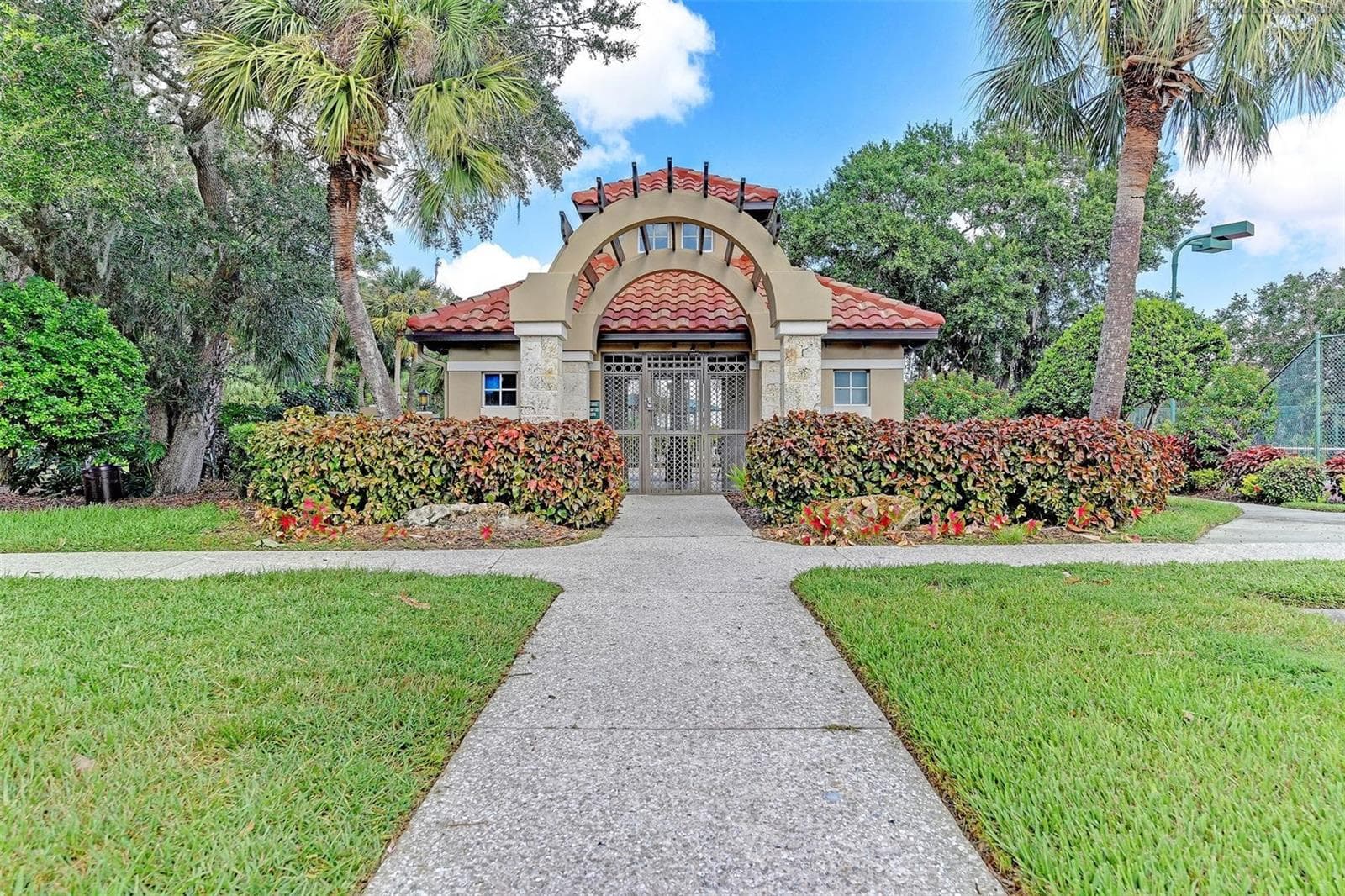 Single Family Residence at 8352 CANARY PALM CT, SARASOTA, photo 66 of 74