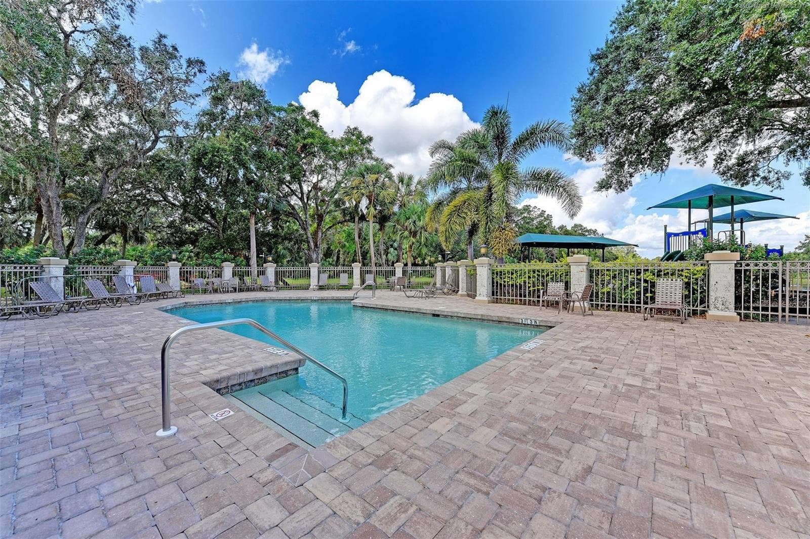 Single Family Residence at 8352 CANARY PALM CT, SARASOTA, photo 67 of 74