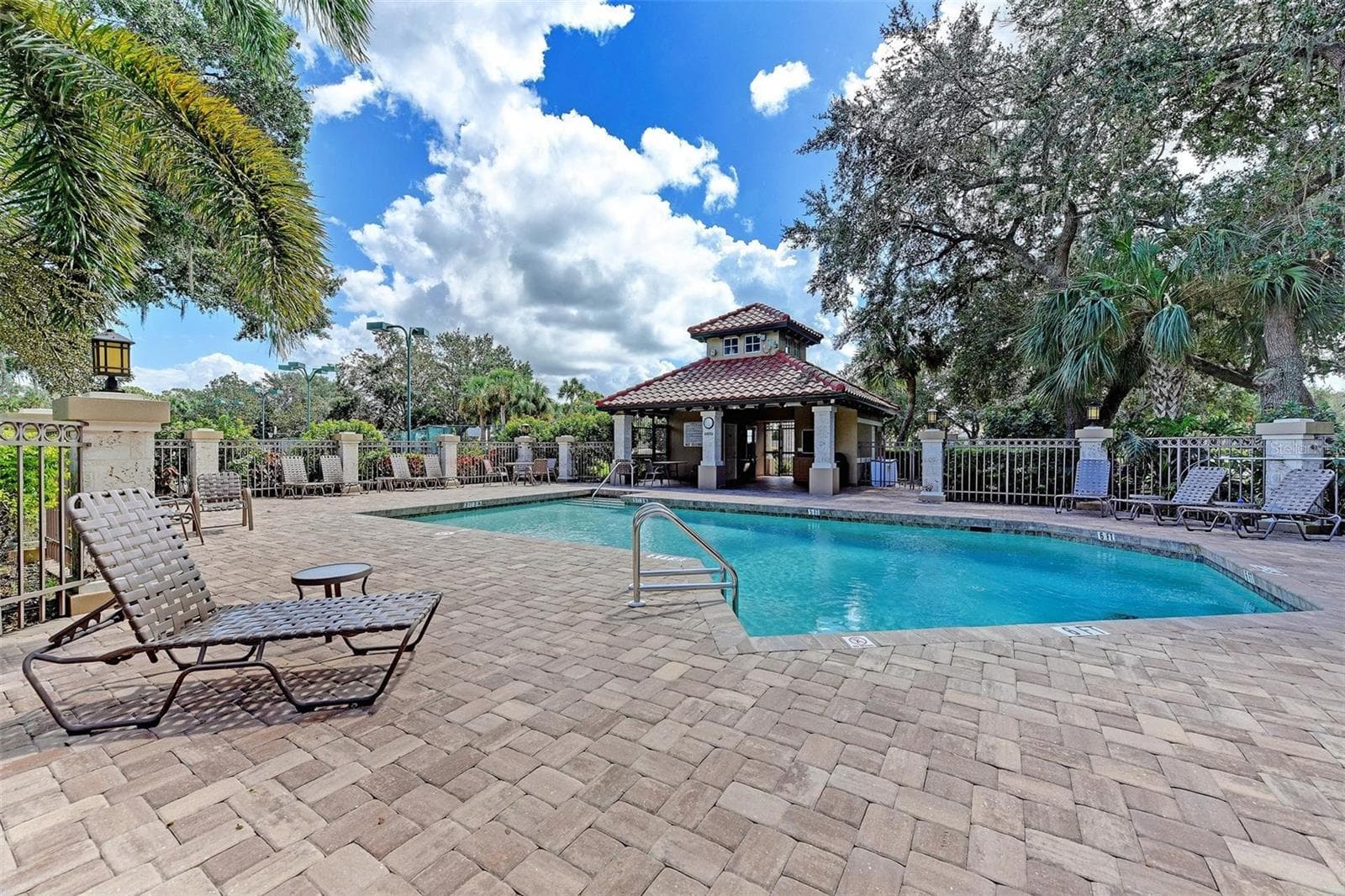 Single Family Residence at 8352 CANARY PALM CT, SARASOTA, photo 68 of 74