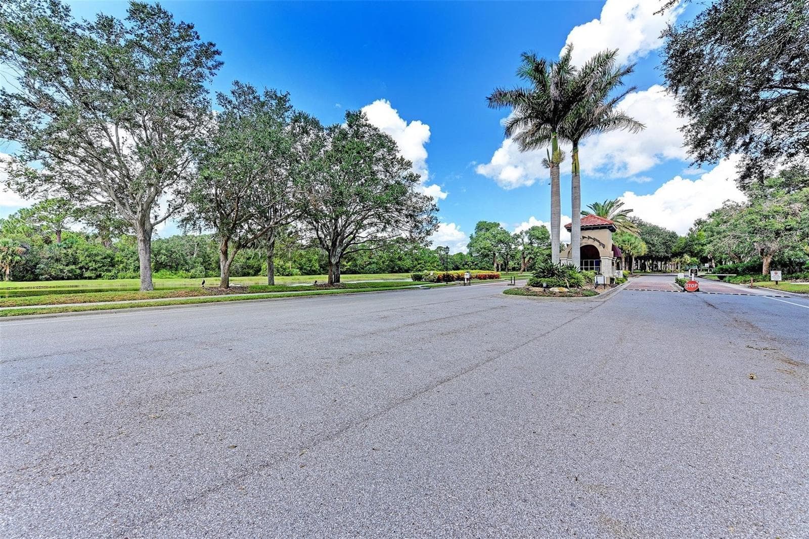 Single Family Residence at 8352 CANARY PALM CT, SARASOTA, photo 73 of 74