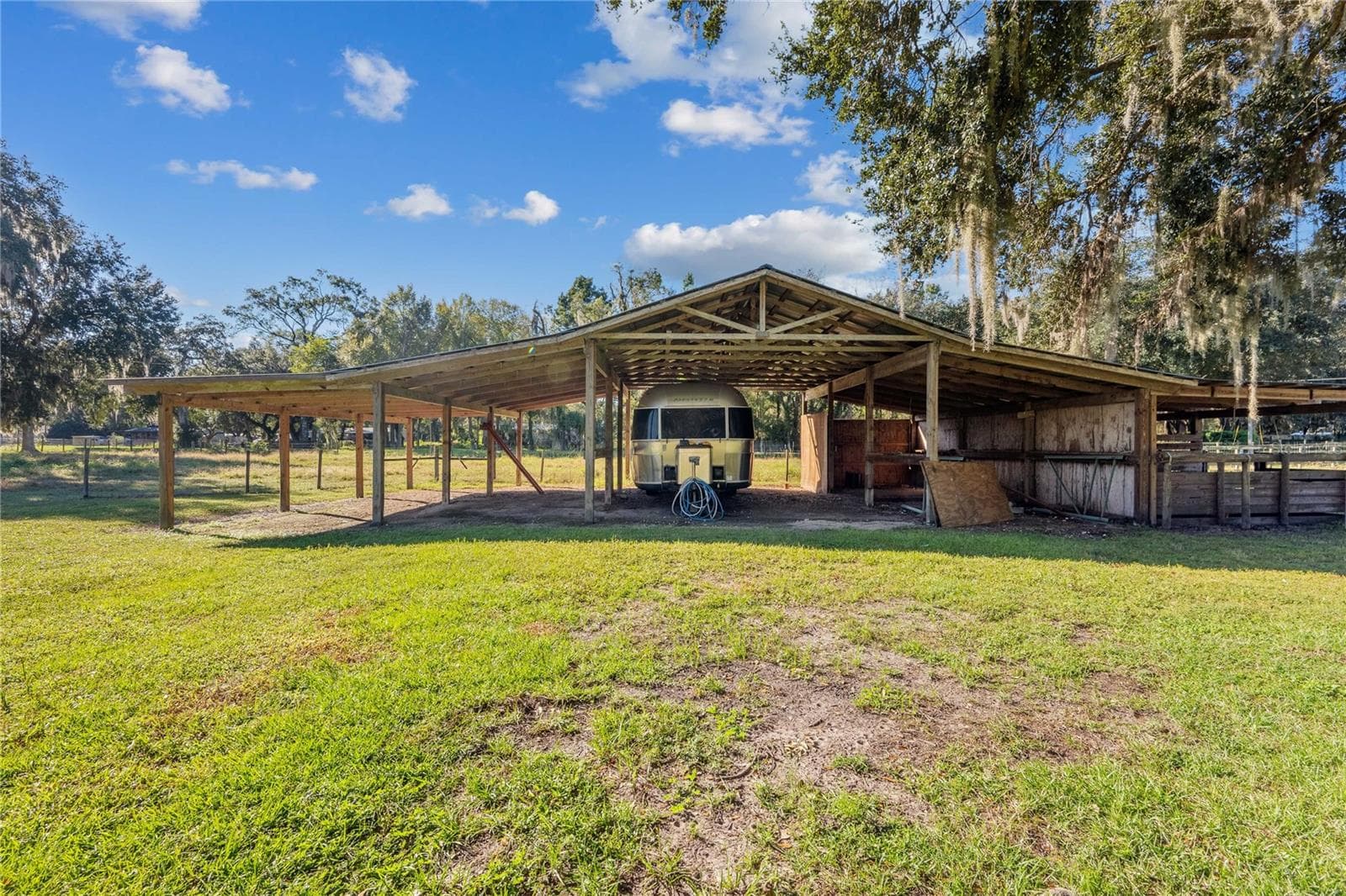 Single Family Residence at 4389 CR 317B, BUSHNELL, photo 11 of 54