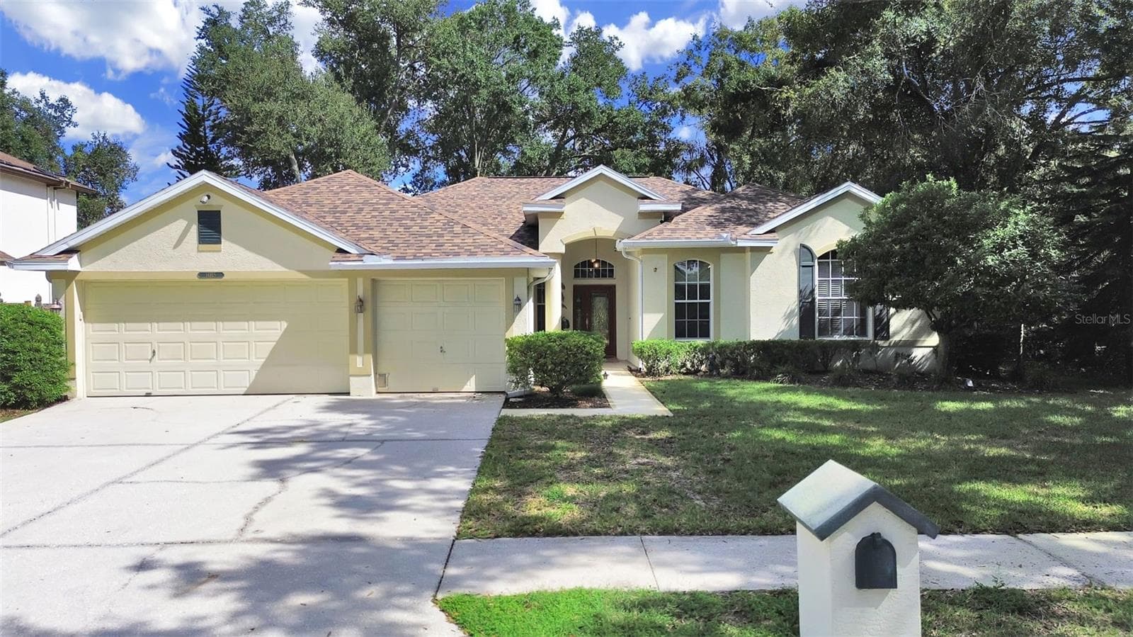 14915 DEVONSHIRE WOODS PL