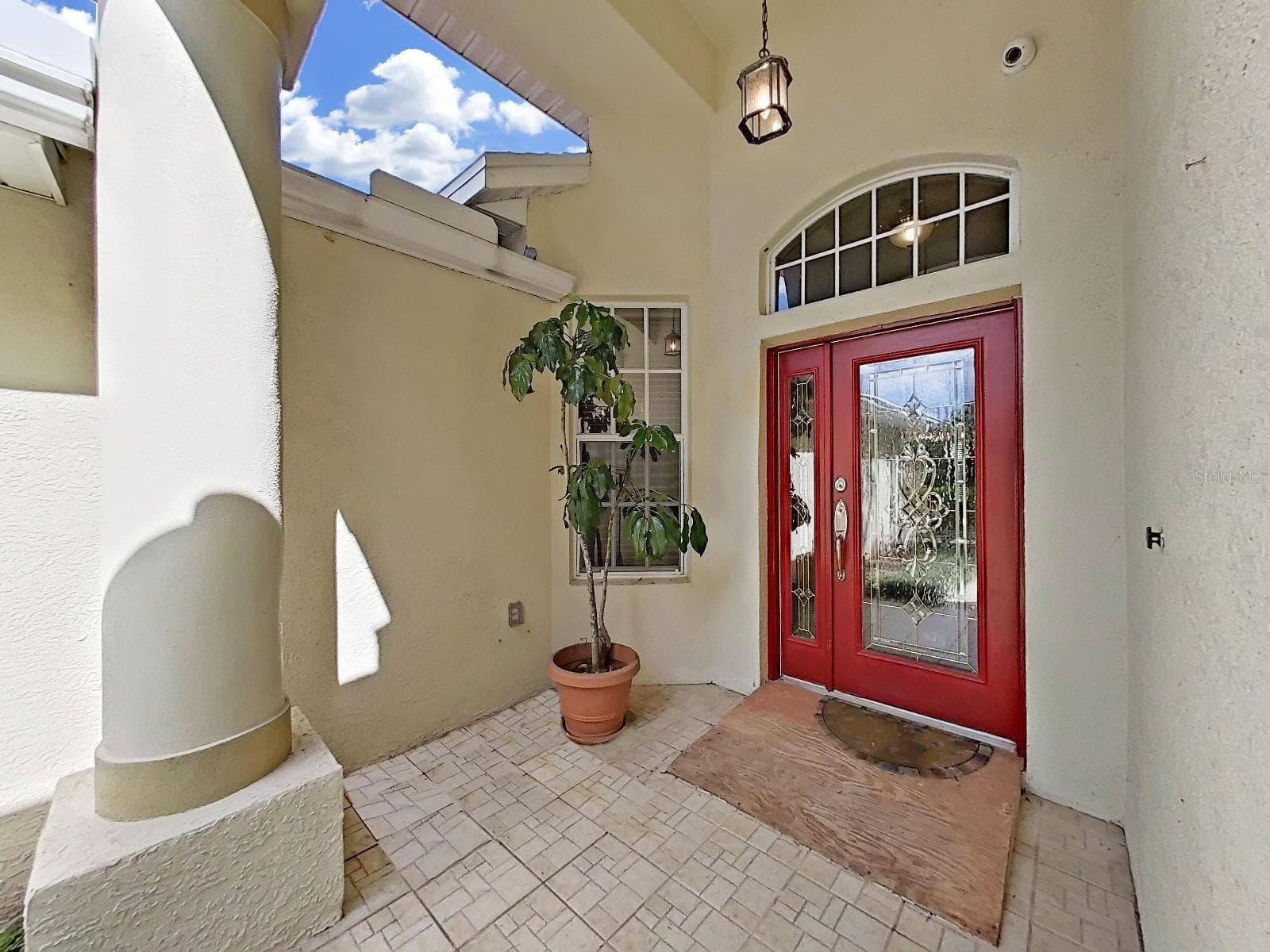 Welcome In!! - 14915 DEVONSHIRE WOODS PL, TAMPA