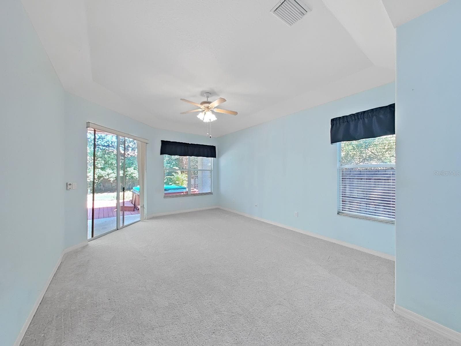 Large Primary Bedroom ~ New Carpet - 14915 DEVONSHIRE WOODS PL, TAMPA