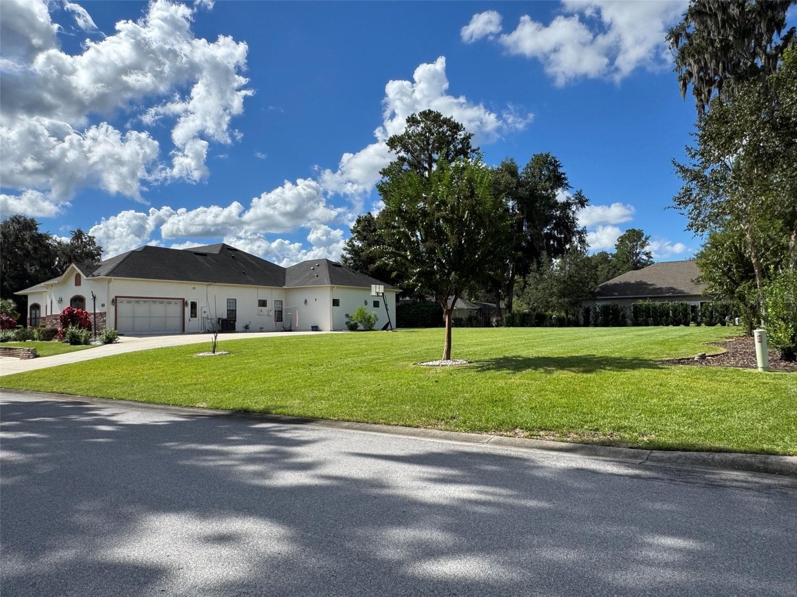 Build guest house or another house and pool - 4222 SE 9TH AVE, OCALA