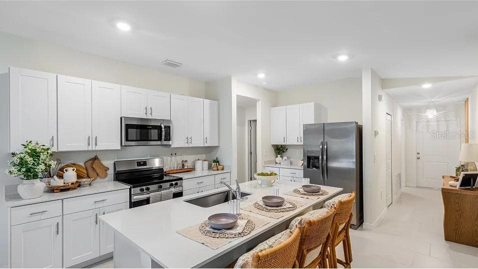 Model Kitchen - 3534 AMBERSWEET XING, PARRISH