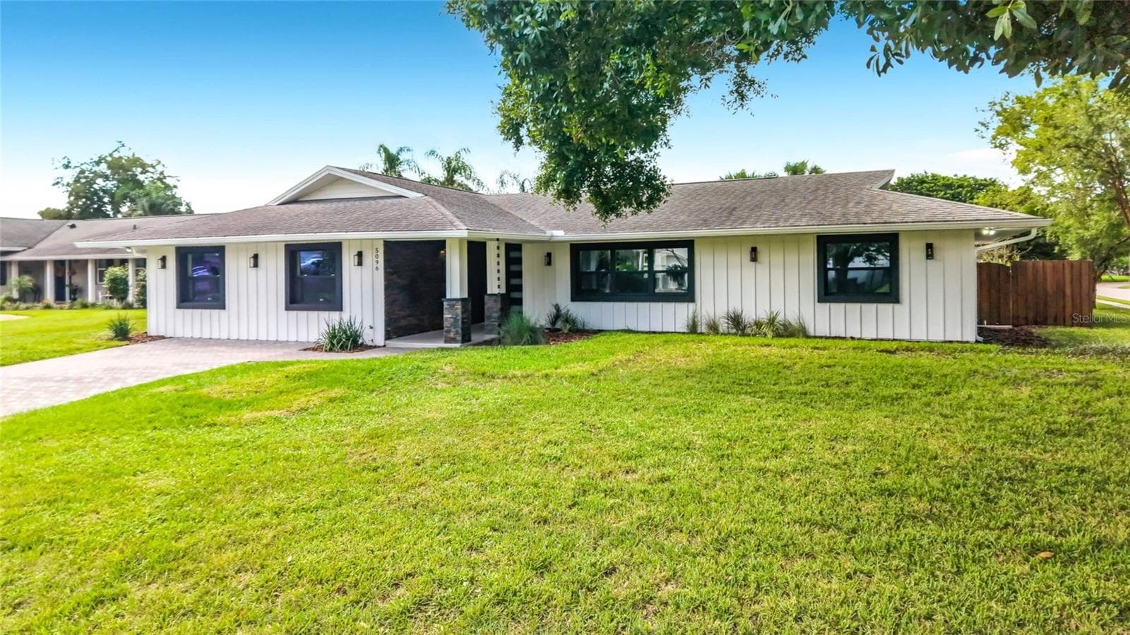 Single Family Residence at 5096 THE OAKS CIR, ORLANDO, photo 2 of 69