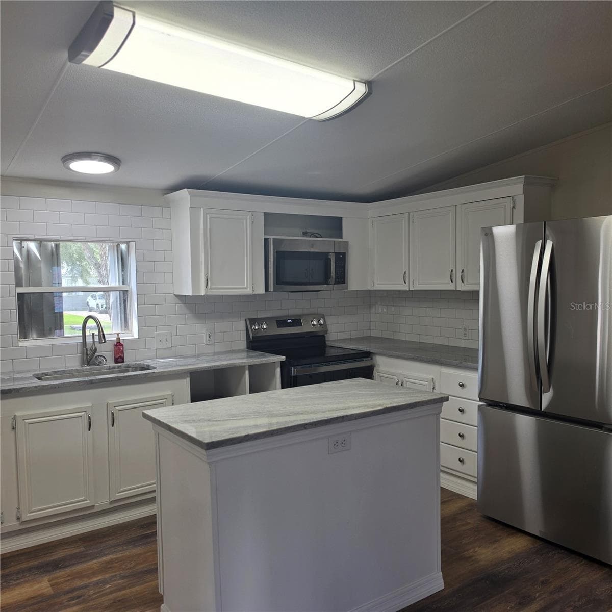 Manufactured Home at 10618 GOSHAWK PL, RIVERVIEW, photo 4 of 22