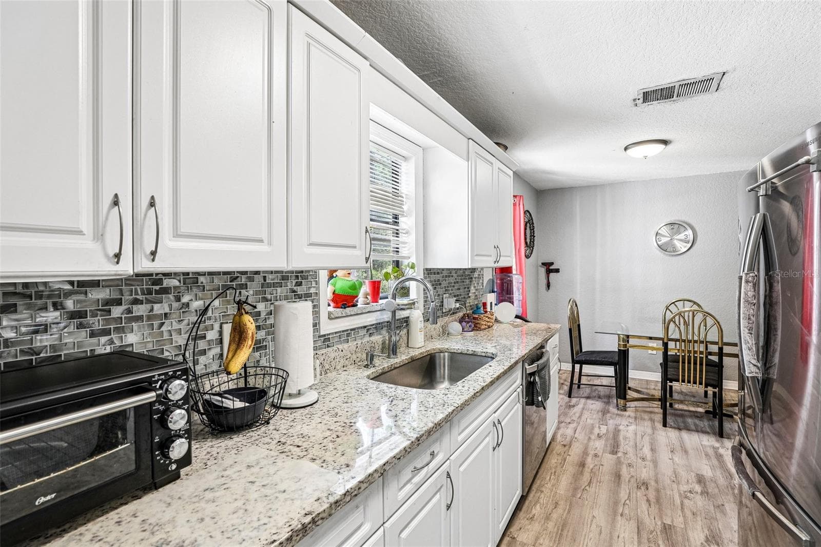 Single Family Residence at 33510 WESTERN AVE, LEESBURG, photo 12 of 35