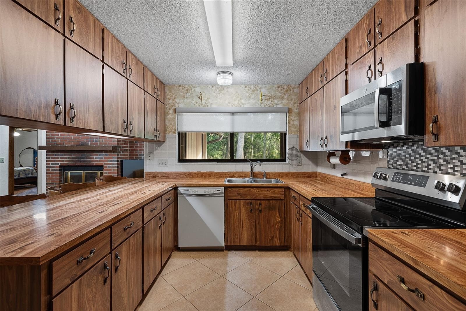 Single Family Residence at 75 TIMBERLAKE LN, ORMOND BEACH, photo 13 of 46